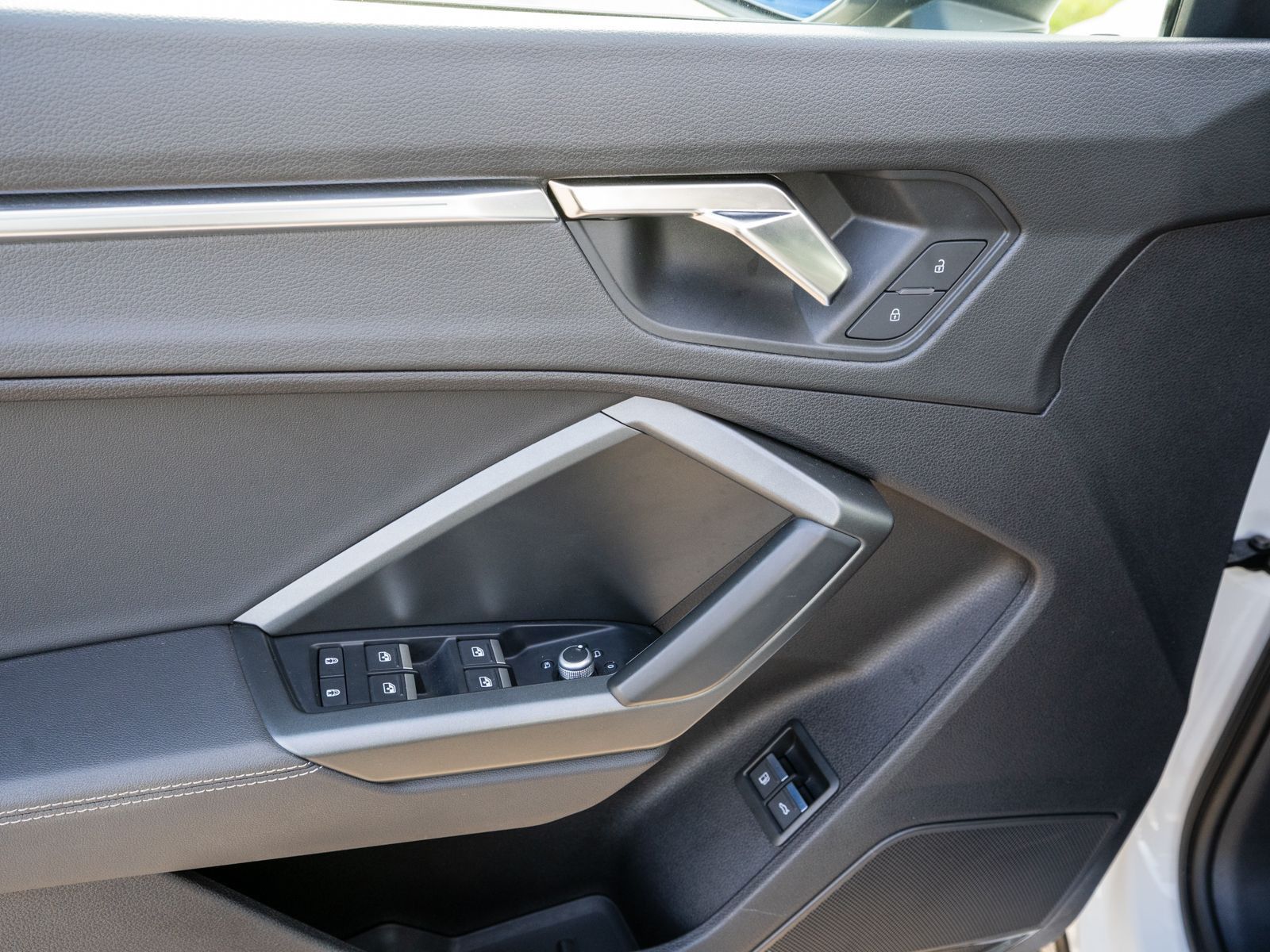 Fahrzeugabbildung Audi Q3 S line 45TFSI e Stron LED Navi 360° SONOS AHK