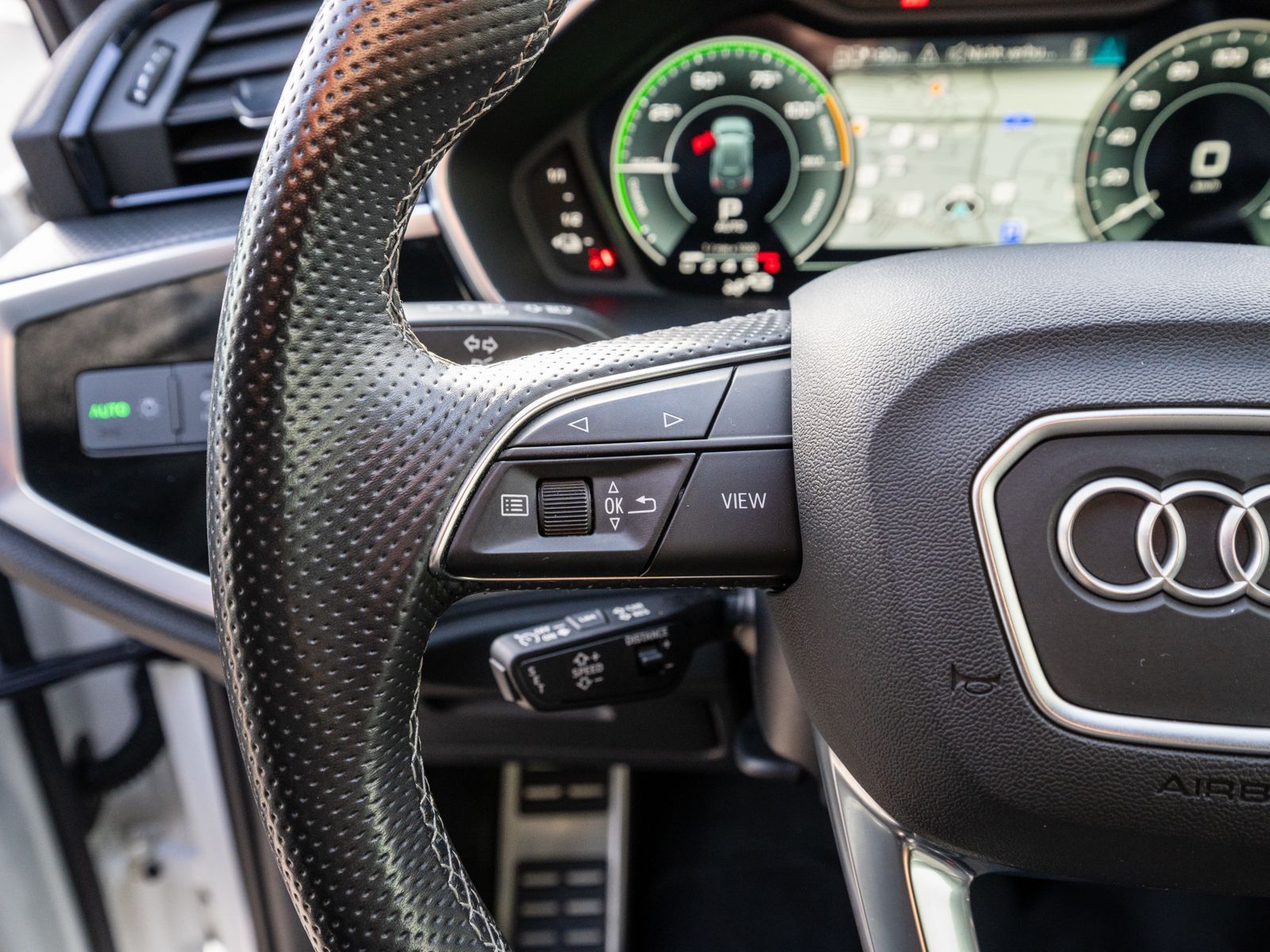 Fahrzeugabbildung Audi Q3 S line 45TFSI e Stron LED Navi 360° SONOS AHK