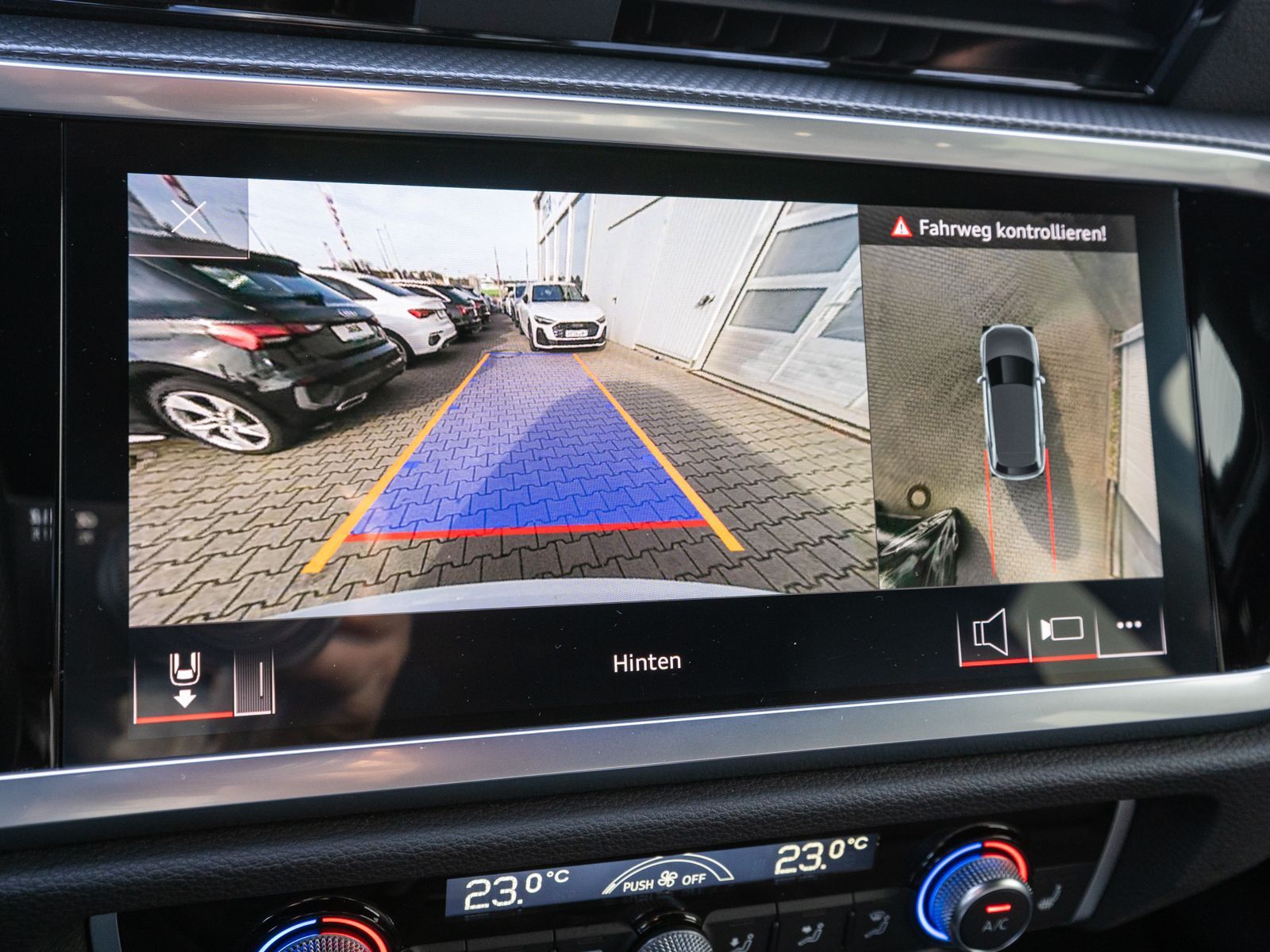 Fahrzeugabbildung Audi Q3 S line 45TFSI e Stron LED Navi 360° SONOS AHK