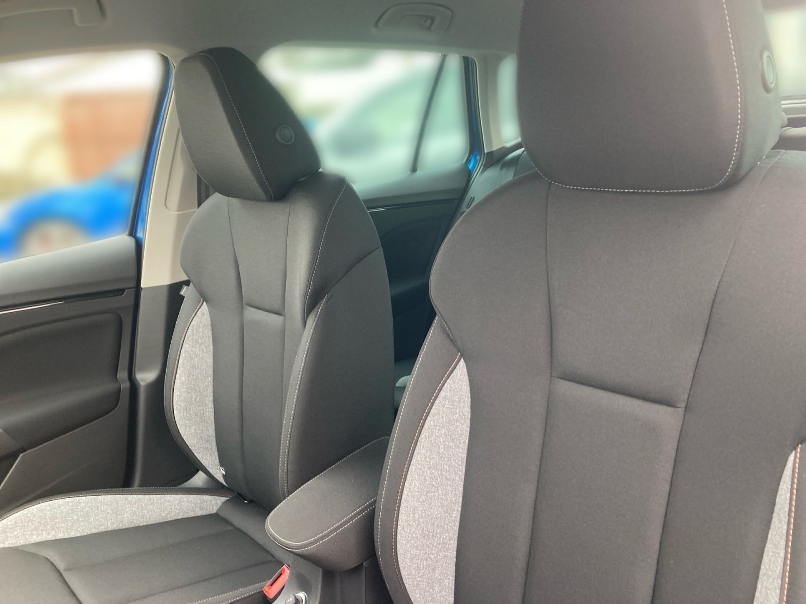 Fahrzeugabbildung SKODA Kamiq Balance 1,0 TSI 116PS DSG ACC SHZ PDC AHK