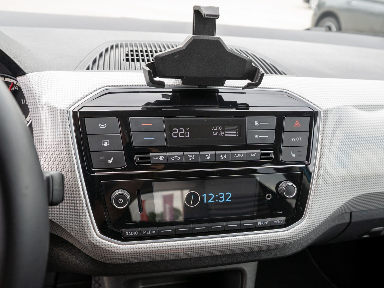 Fahrzeugabbildung Volkswagen e-up! move up! Klimaauto RFK GRA PDC SHZ CCS