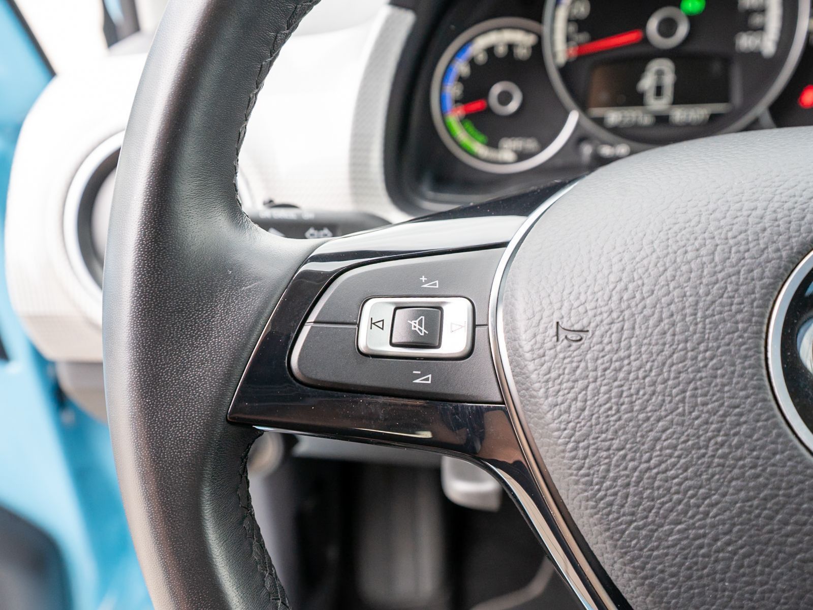 Fahrzeugabbildung Volkswagen e-up! move up! Klimaauto RFK GRA PDC SHZ CCS