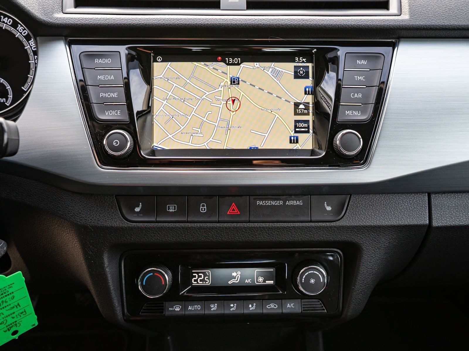 Fahrzeugabbildung SKODA Fabia Combi Ambition 1.0 TSI Navi Klima PDC SHZ