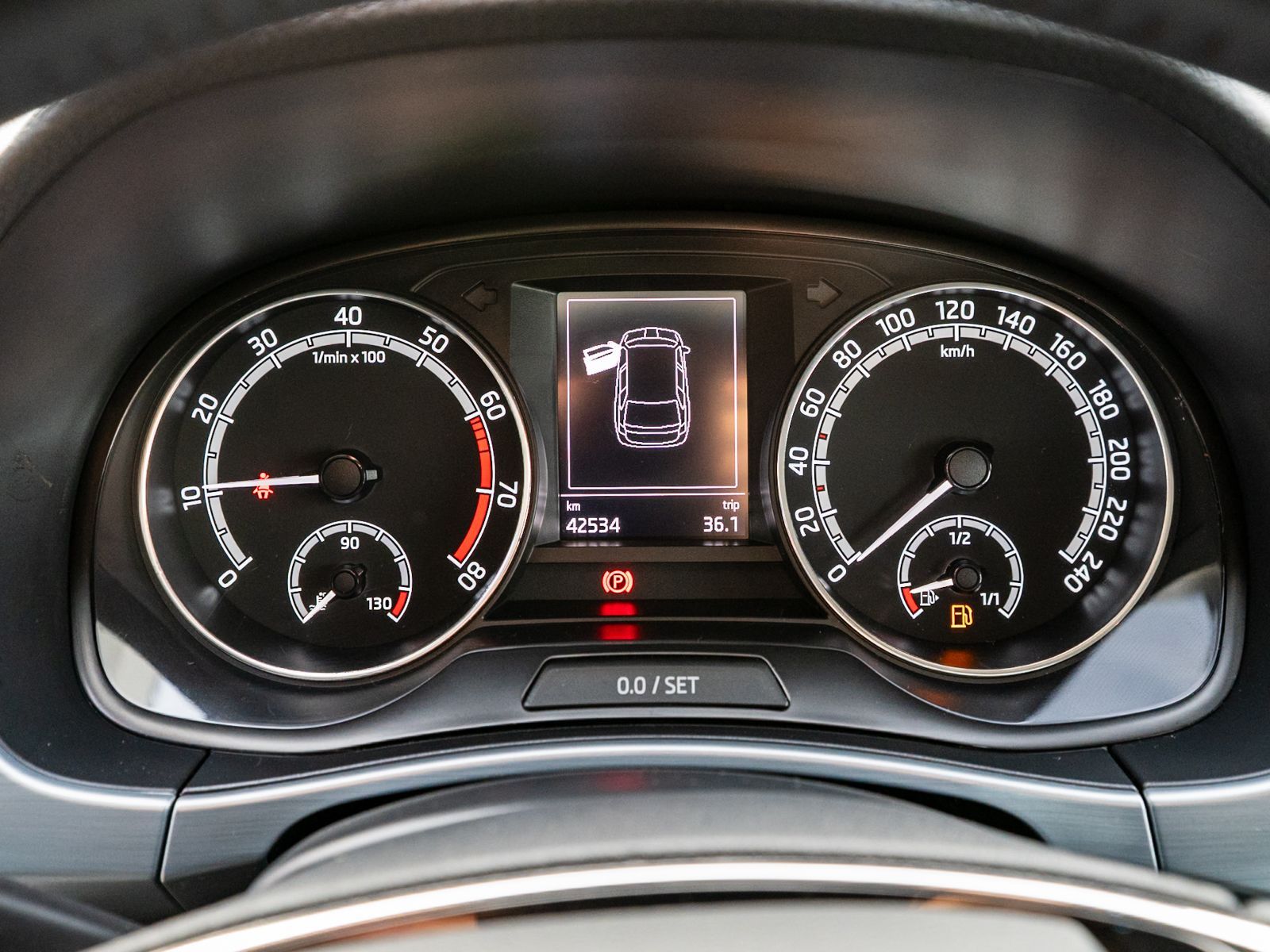 Fahrzeugabbildung SKODA Fabia Combi Ambition 1.0 TSI Navi Klima PDC SHZ