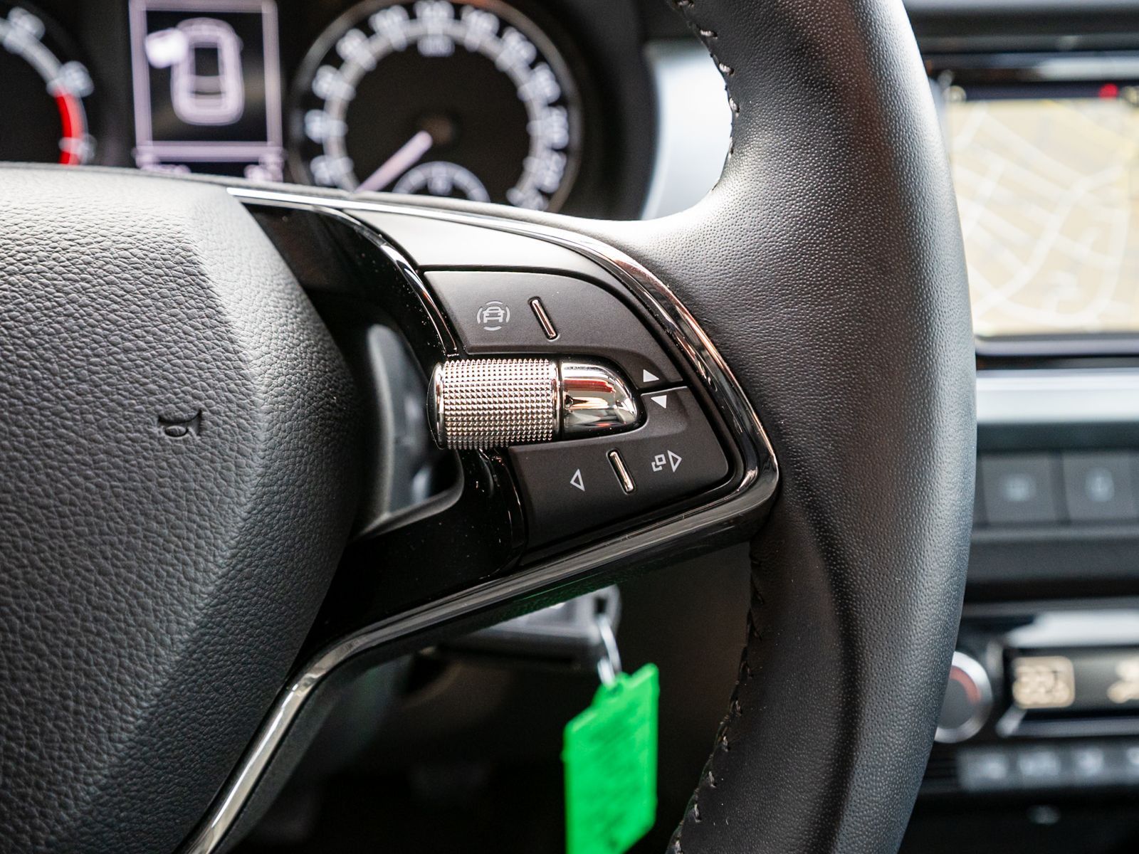 Fahrzeugabbildung SKODA Fabia Combi Ambition 1.0 TSI Navi Klima PDC SHZ