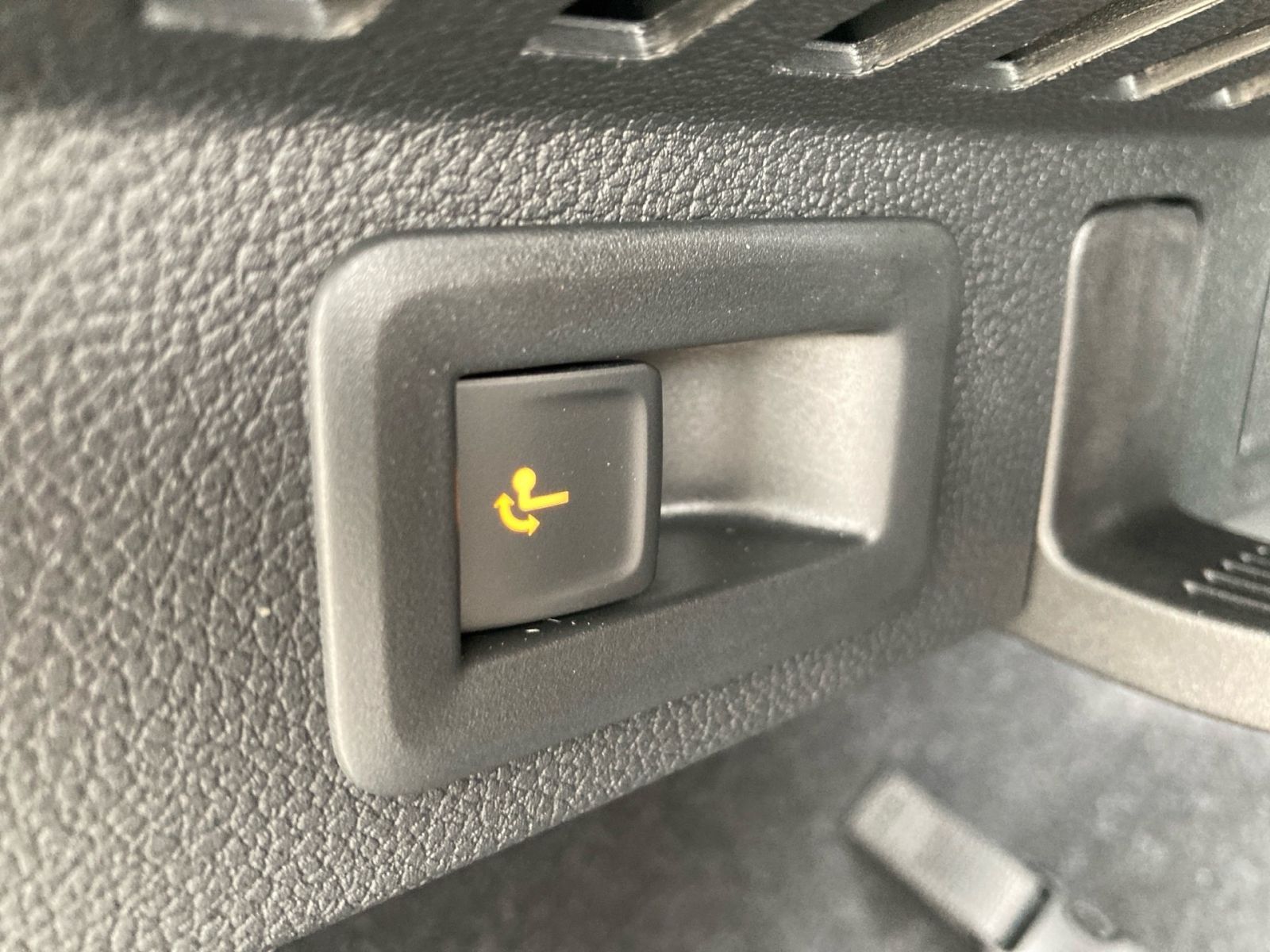Fahrzeugabbildung SKODA Kamiq Balance 1,0 TSI 115PS DSG ACC SHZ PDC AHK