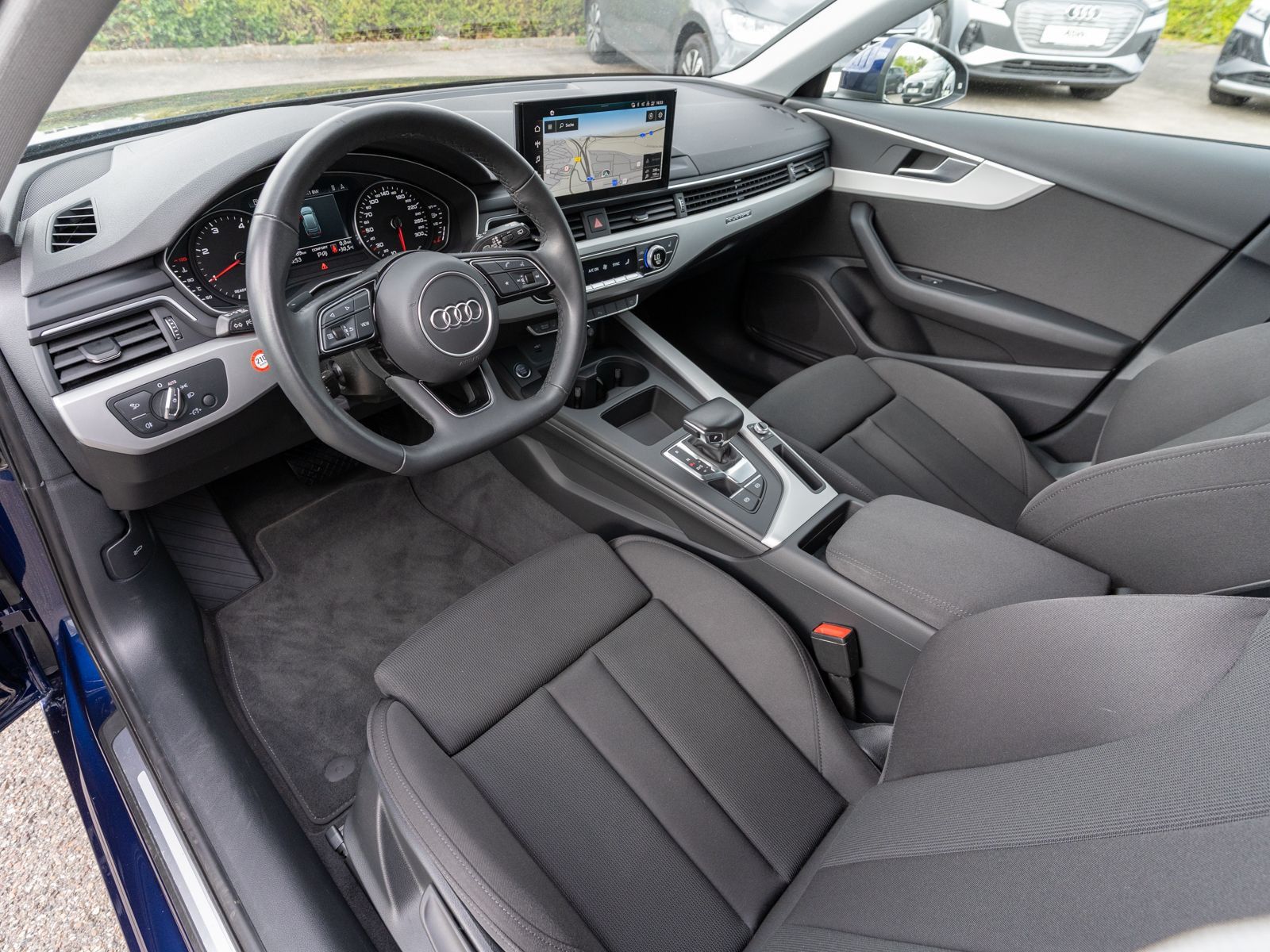 Fahrzeugabbildung Audi A4 Avant 40TDI quattro Stronic NAVI LED PDC SHZ