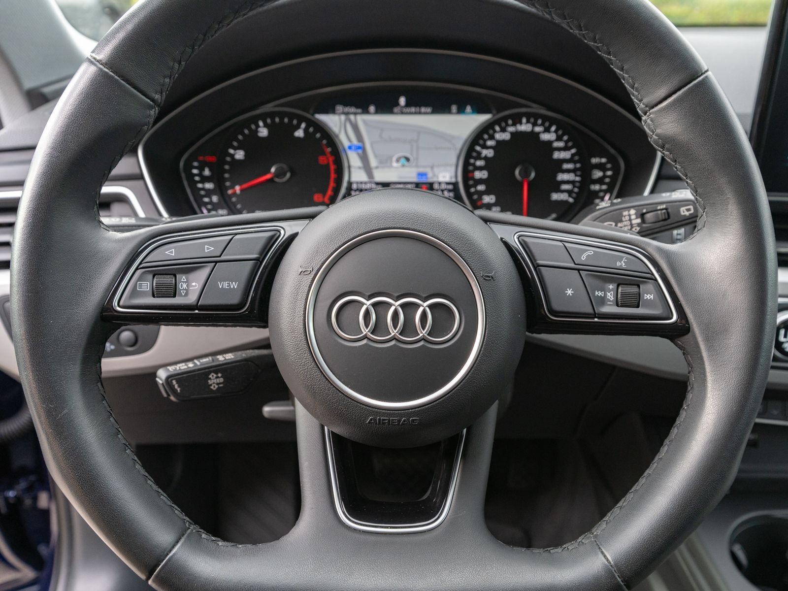 Fahrzeugabbildung Audi A4 Avant 40TDI quattro Stronic NAVI LED PDC SHZ