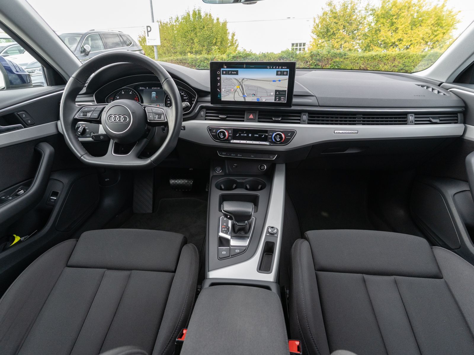 Fahrzeugabbildung Audi A4 Avant 40TDI quattro Stronic NAVI LED PDC SHZ