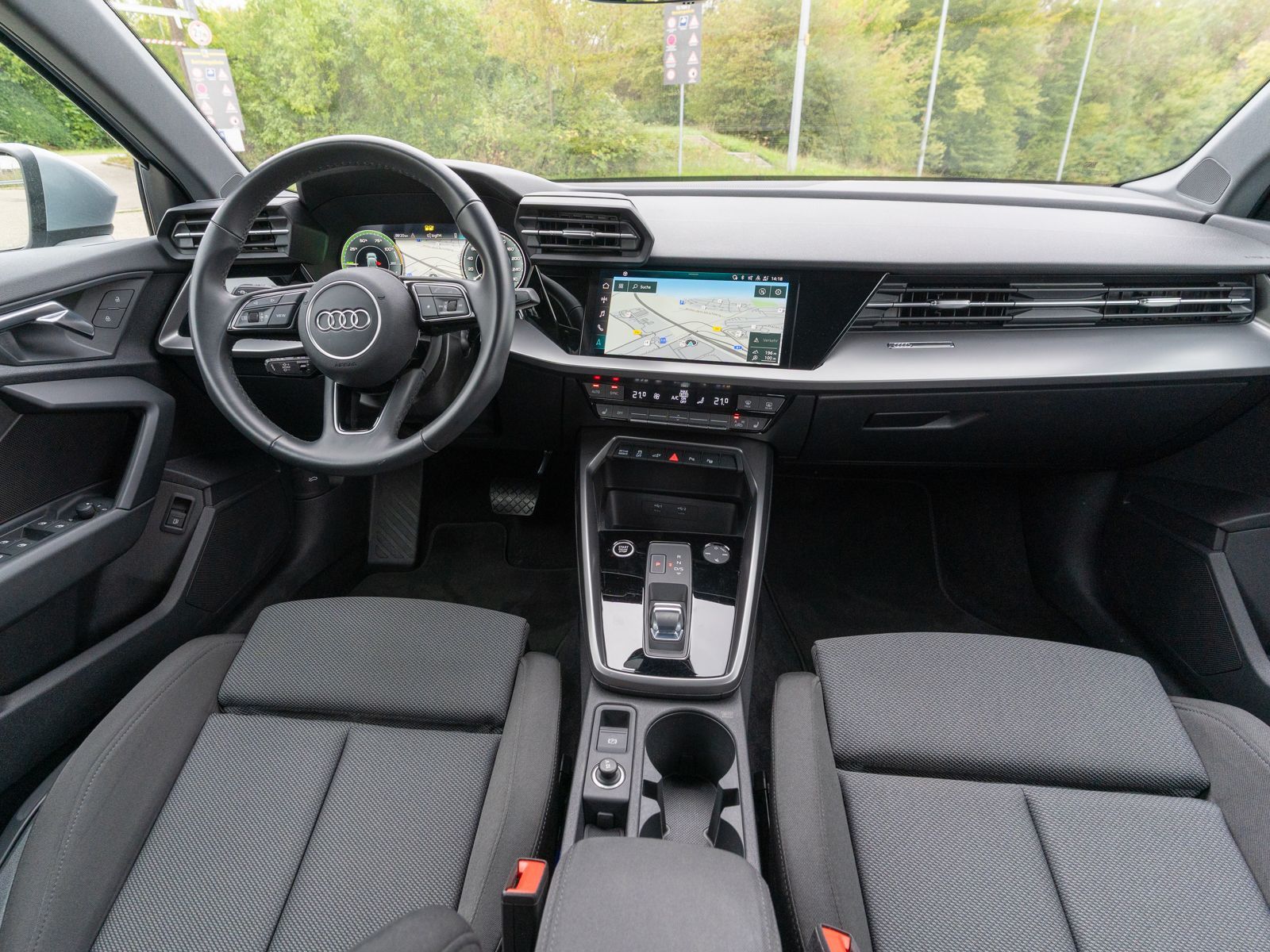 Fahrzeugabbildung Audi A3 Sportback 40TFSI e Stronic NAVI LED ACC VC