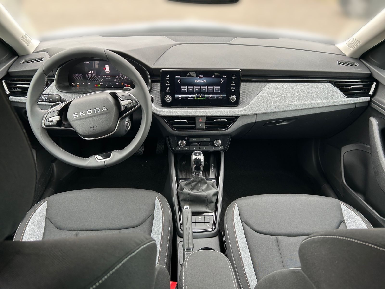 Fahrzeugabbildung SKODA Kamiq Balance 1,0 TSI 115PS DSG SHZ Kamera KESSY