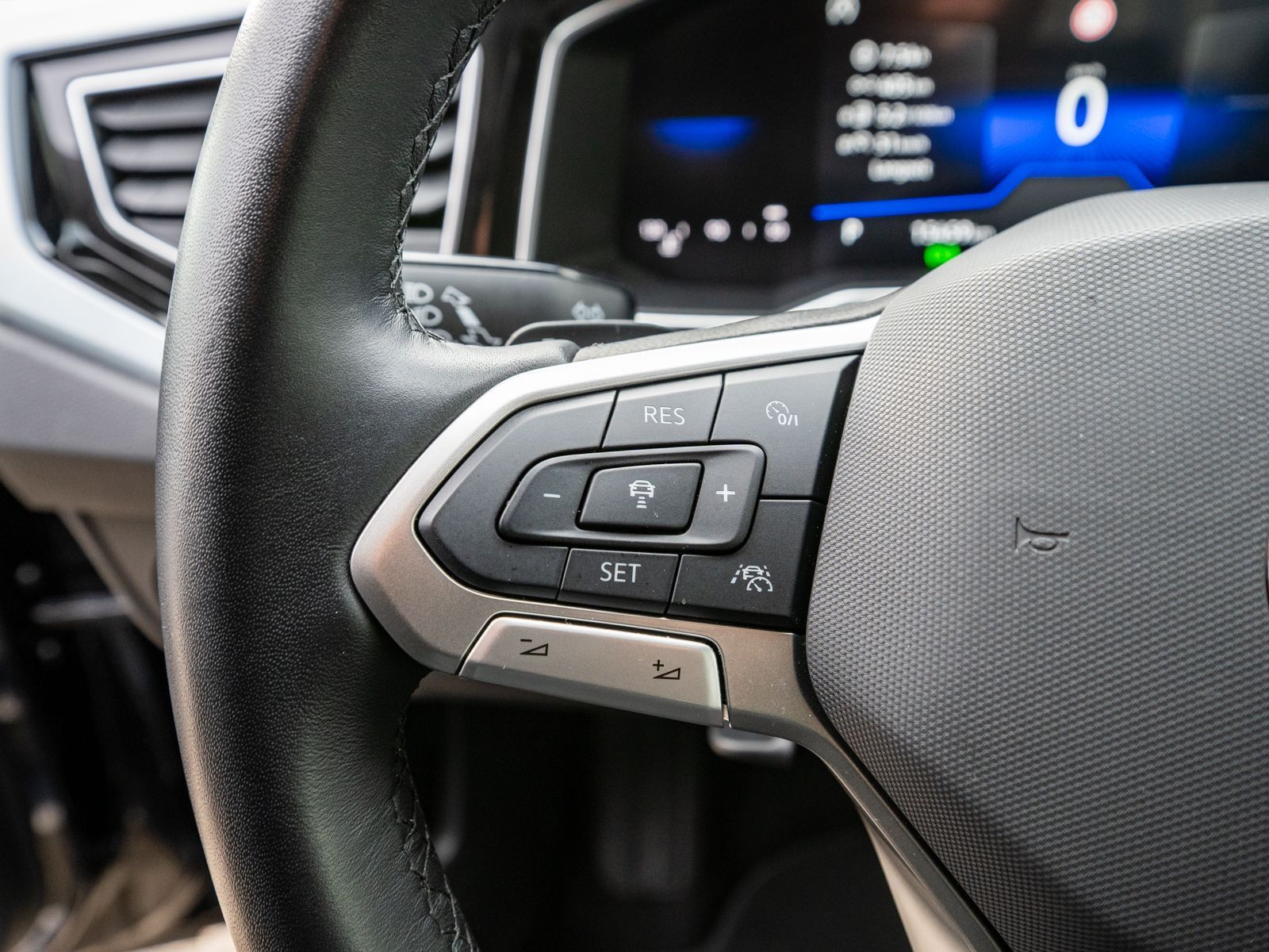 Fahrzeugabbildung Volkswagen Polo Goal 1.0TSI DSG LED Navi RFK SHZ ACC VC AHK