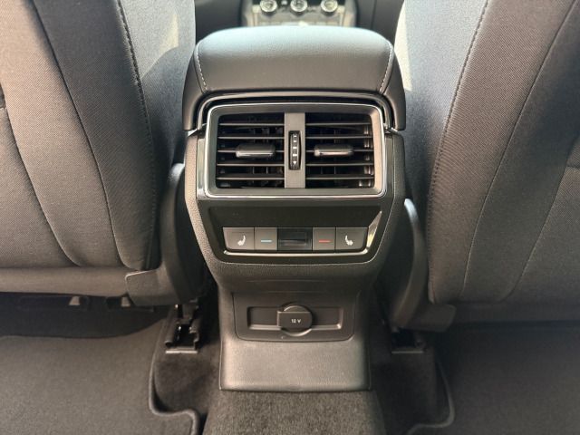 Fahrzeugabbildung SKODA Karoq Balance 1,5 TSI 150PS DSG ACC PDC SHZ AHK