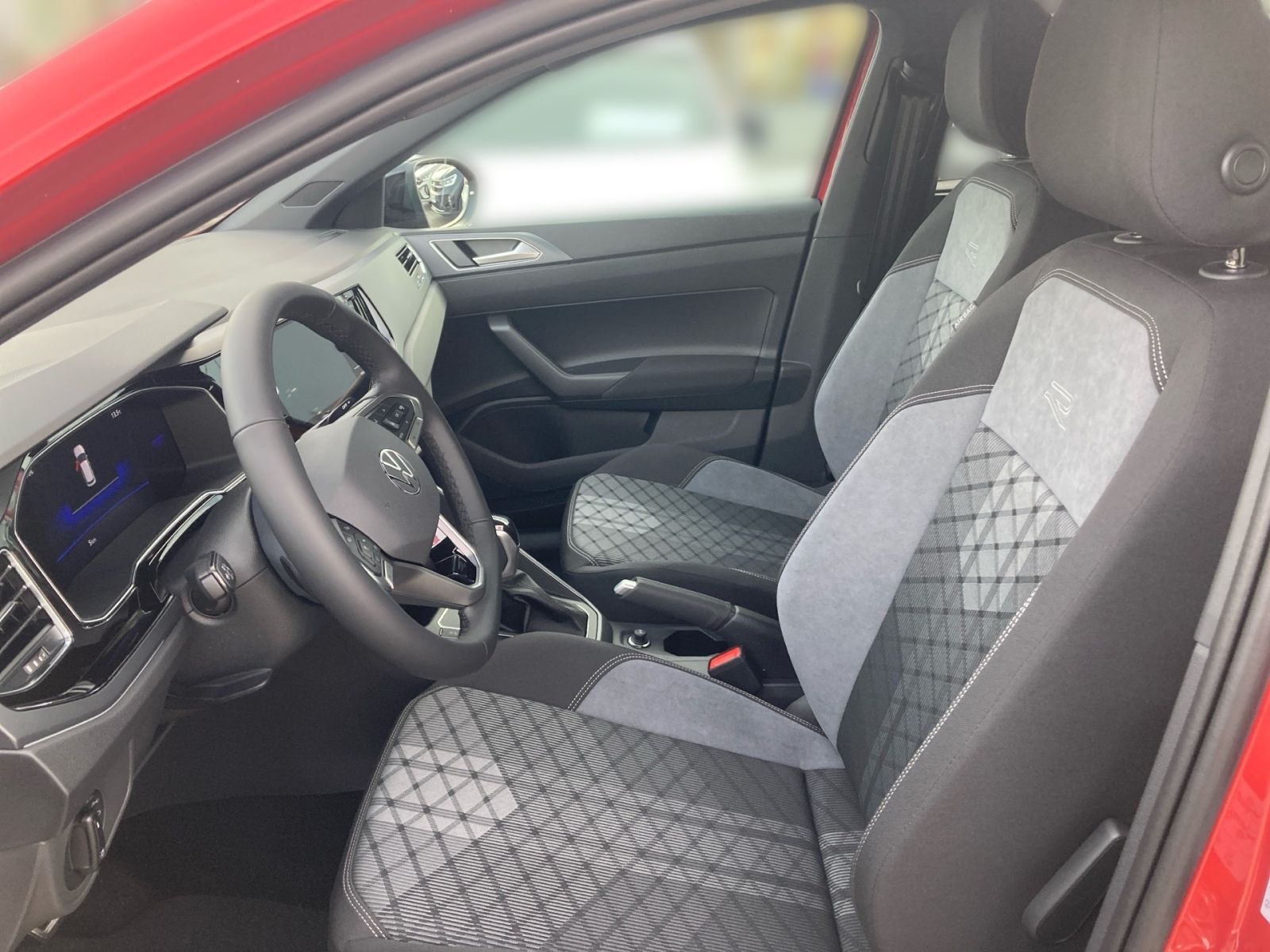 Fahrzeugabbildung Volkswagen Taigo R-Line 1,0 l TSI 116 PS DSG Navi Kamera IQ