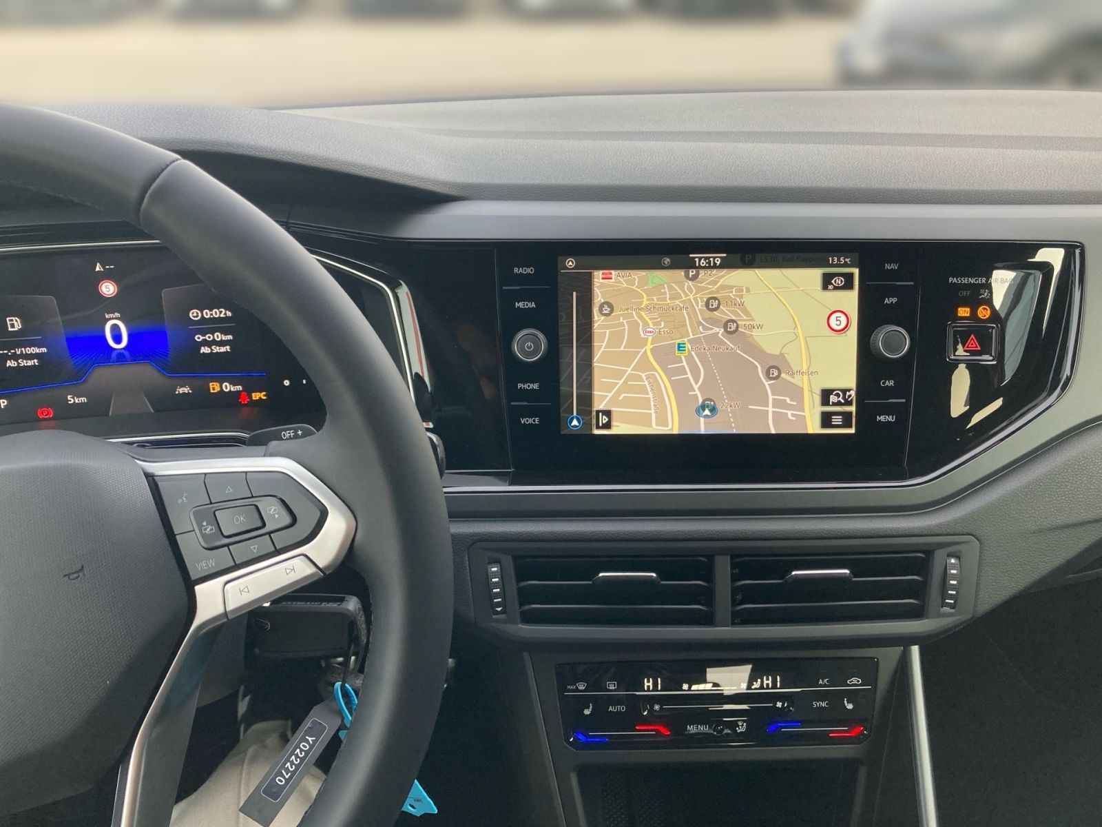 Fahrzeugabbildung Volkswagen Taigo R-Line 1,0 l TSI 116 PS DSG Navi Kamera IQ