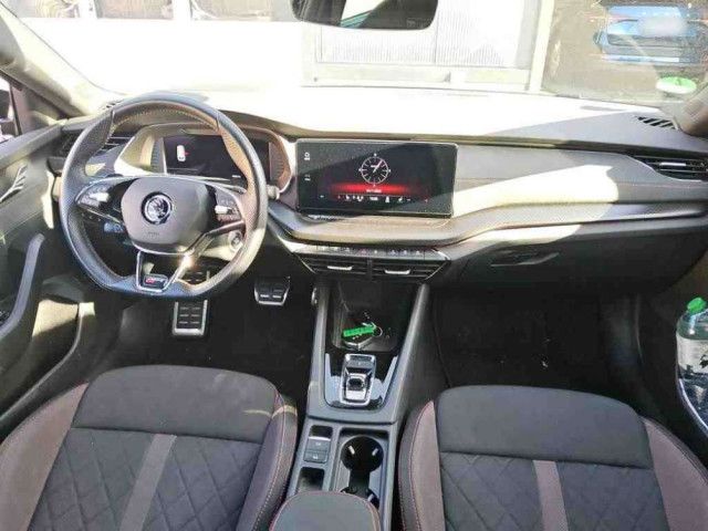 Fahrzeugabbildung SKODA Octavia Combi RS 1.4TSI iV DSG Navi HUD Pano ACC