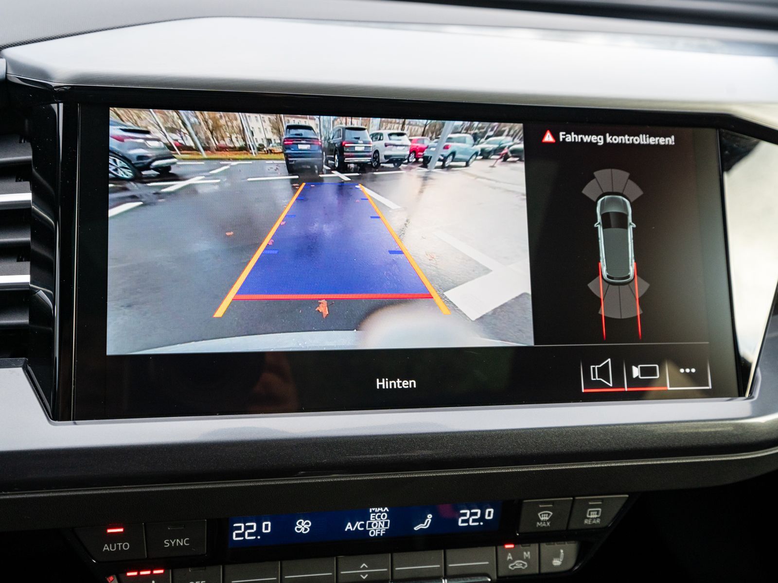 Fahrzeugabbildung Audi Q4 45 e-tron S line NAVI LED PANO RFK ACC SHZ