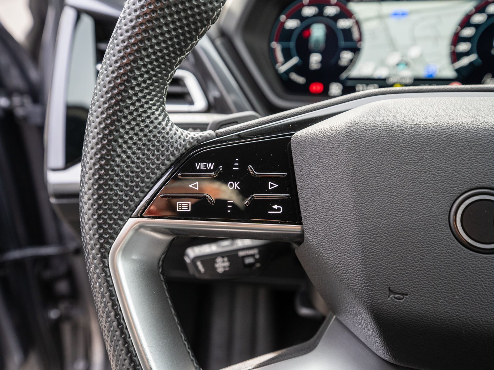 Fahrzeugabbildung Audi Q4 50 e-tron S line quattro NAVI MATRIX AHK RFK