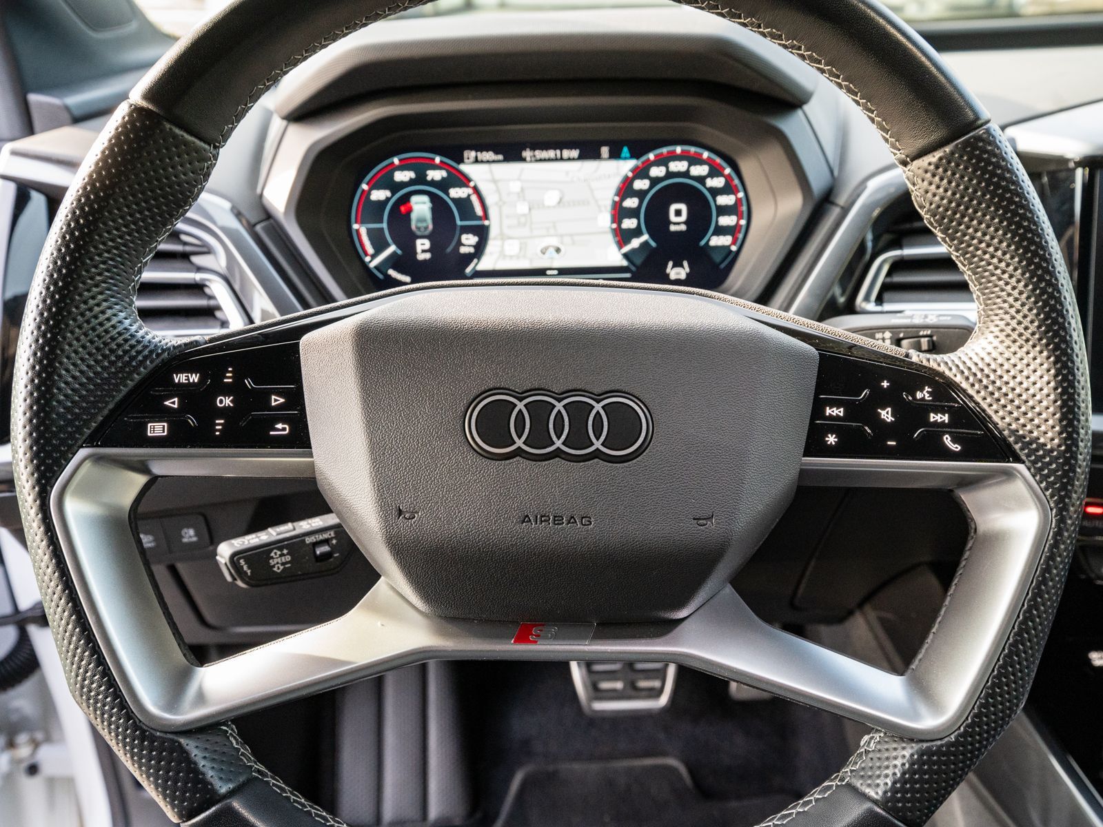 Fahrzeugabbildung Audi Q4 50 e-tron S line quattro NAVI MATRIX AHK RFK