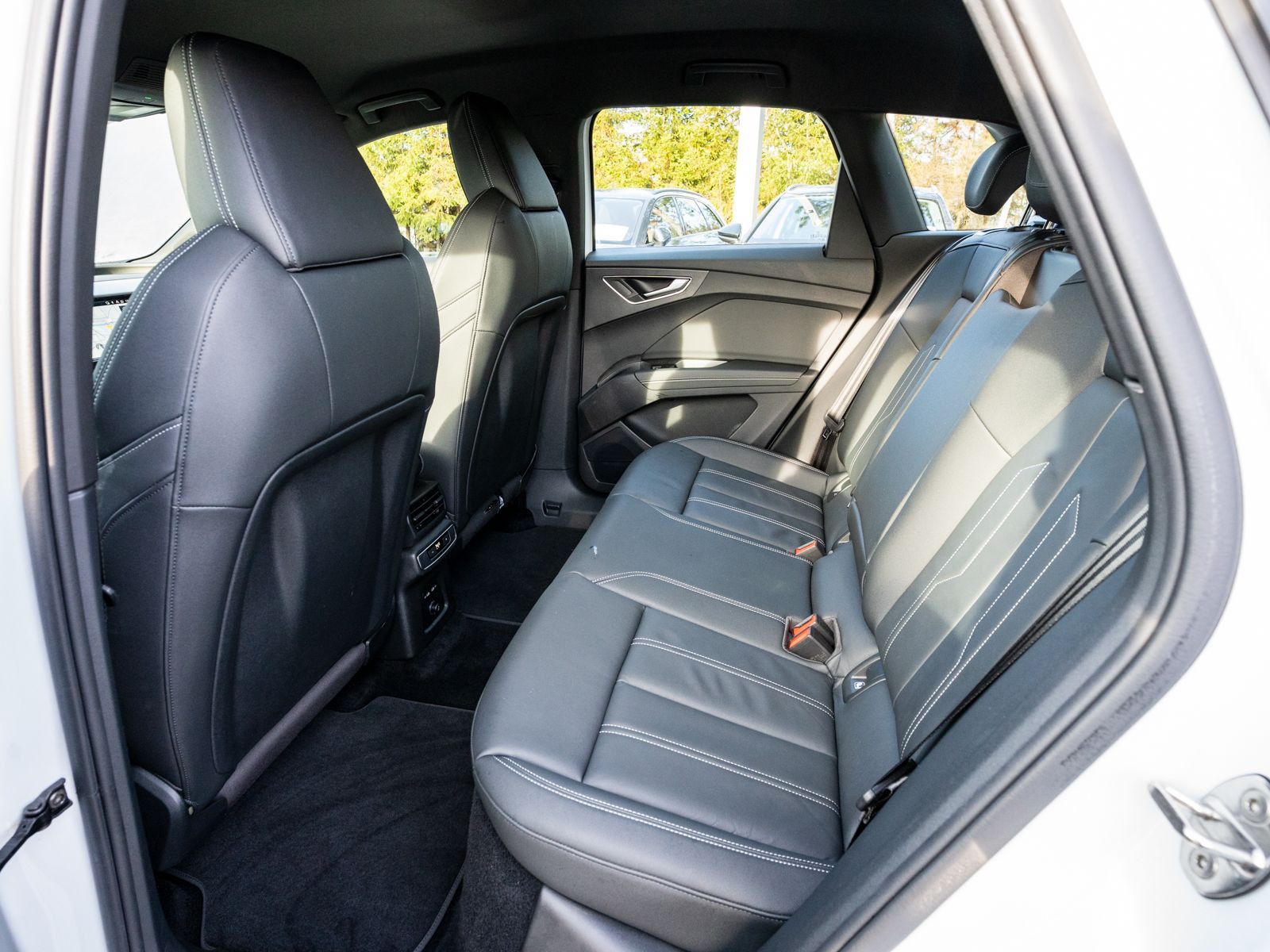 Fahrzeugabbildung Audi Q4 50 e-tron S line quattro NAVI MATRIX AHK RFK