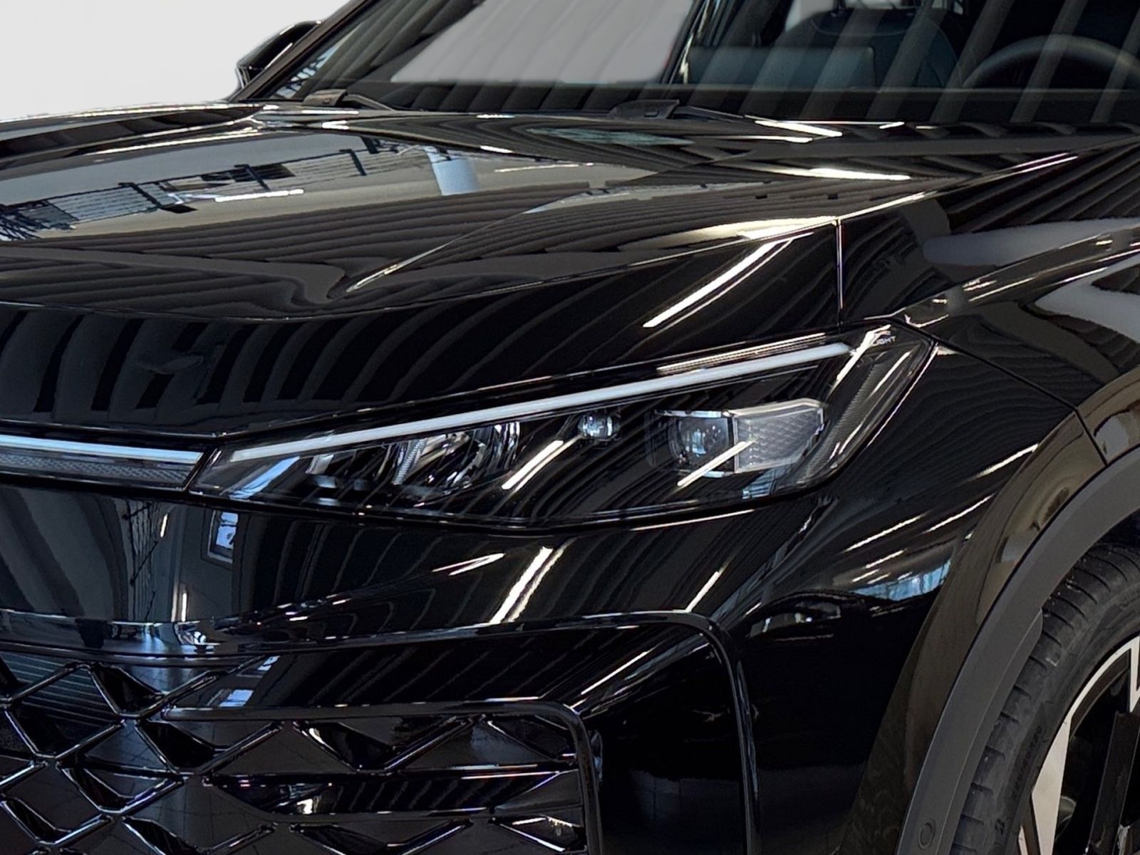 Fahrzeugabbildung Volkswagen T-Roc R-Line NEUES MODELL 1.5eTSI DSG ACC SHZ NA