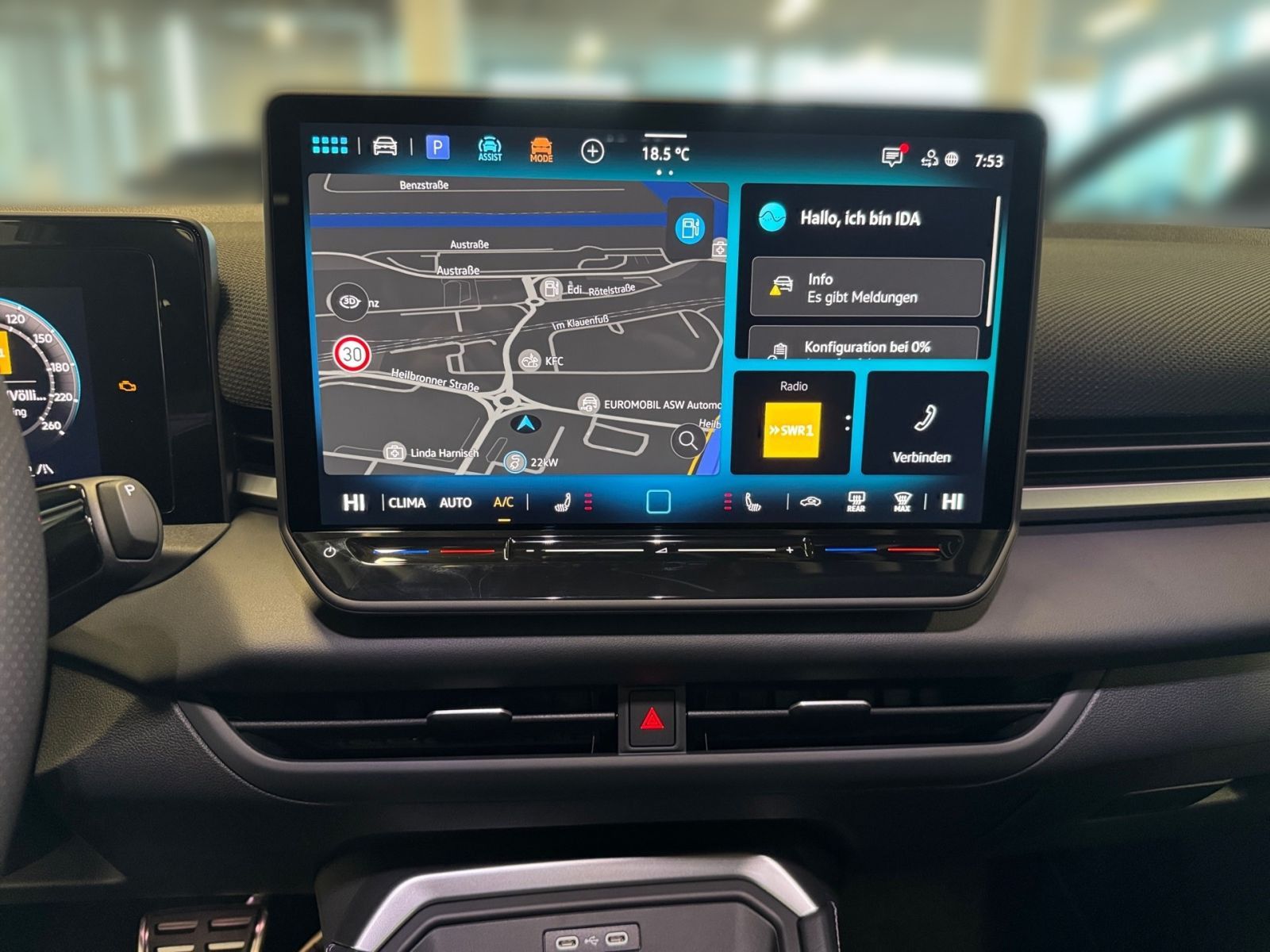 Fahrzeugabbildung Volkswagen T-Roc R-Line NEUES MODELL 1.5eTSI DSG ACC SHZ NA