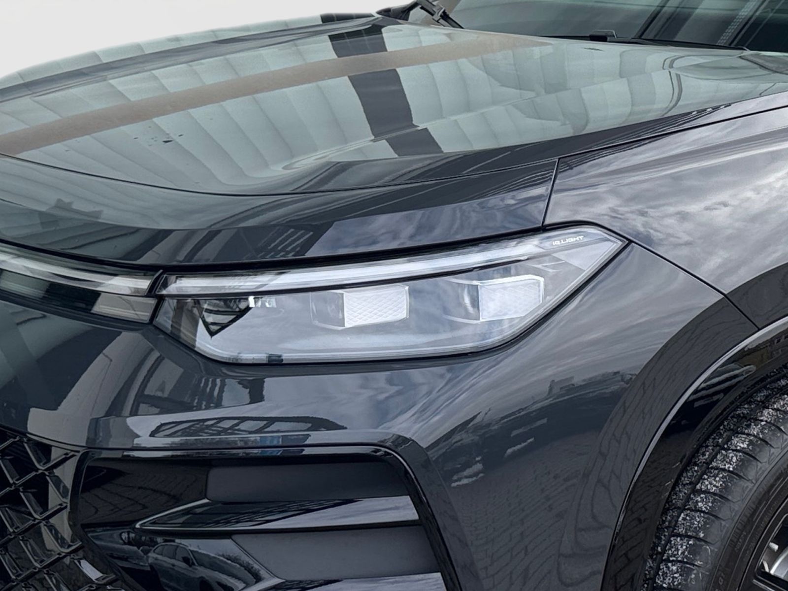 Fahrzeugabbildung Volkswagen Tayron R-Line 2.0 TSI 4MOTION DSG AHK "IQ.Light"