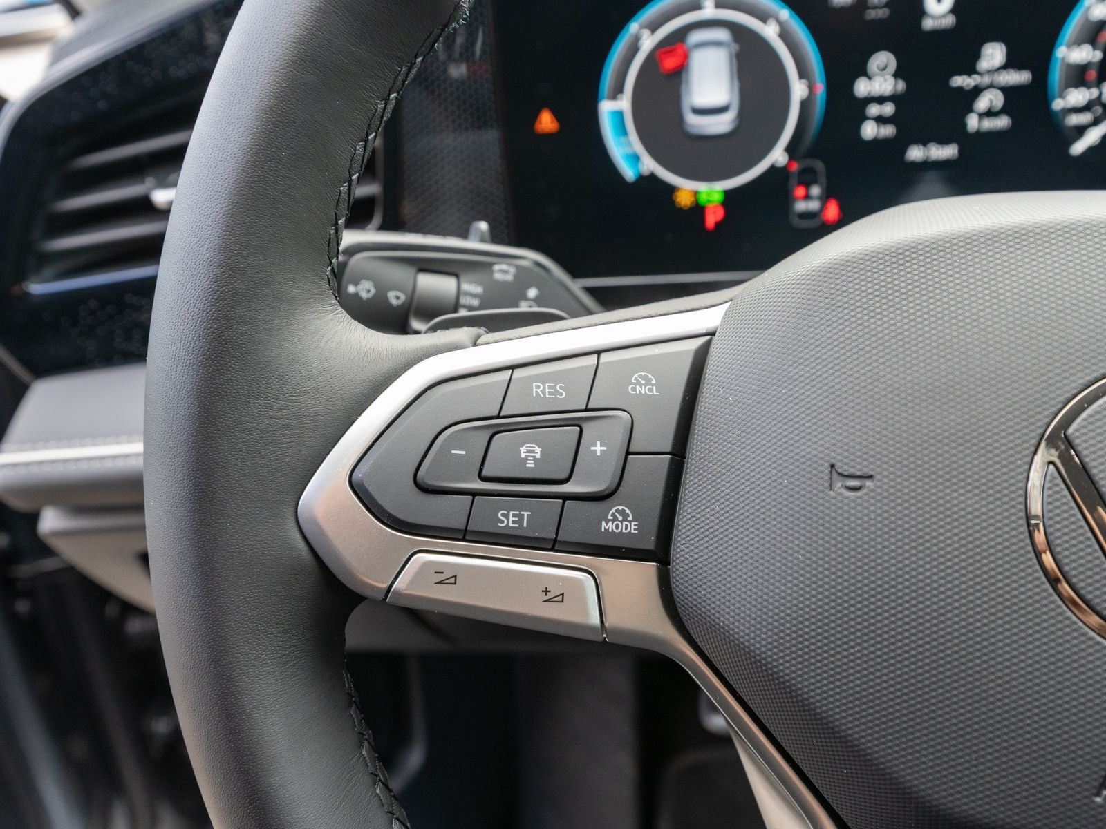 Fahrzeugabbildung Volkswagen Passat Variant Business 2.0 TDI DSG 360° DCC HUD