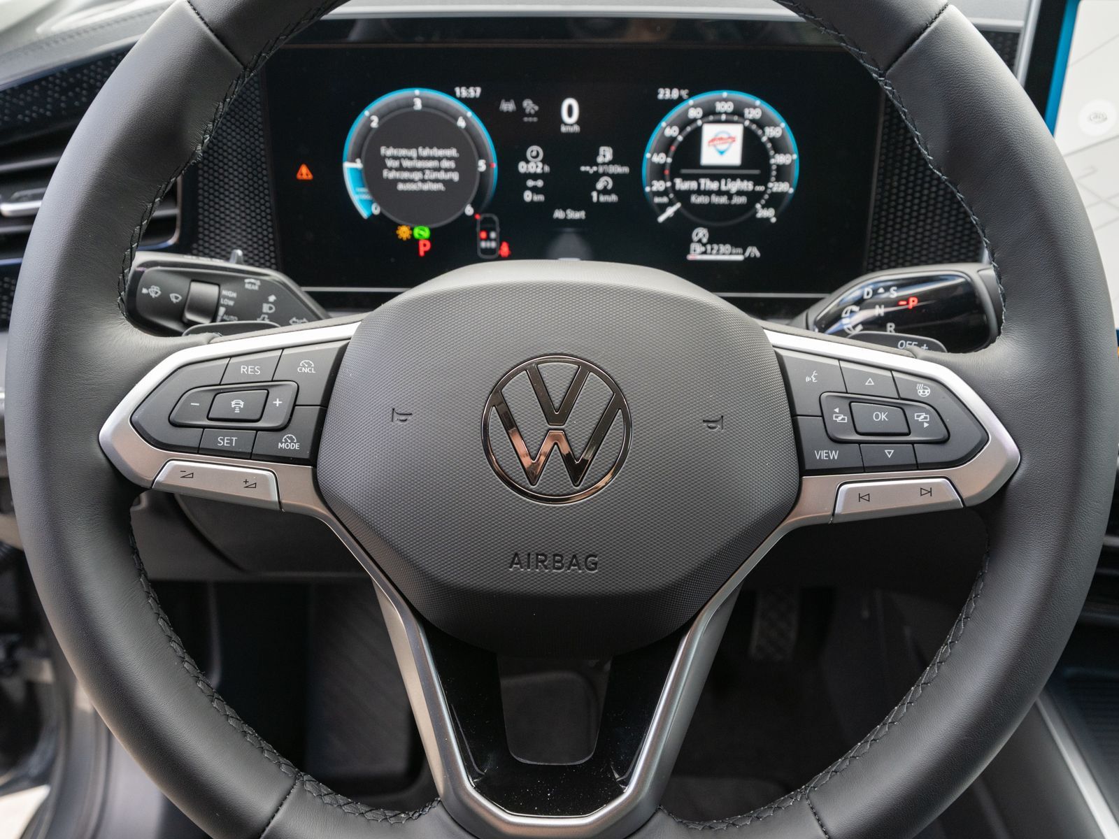 Fahrzeugabbildung Volkswagen Passat Variant Business 2.0 TDI DSG 360° DCC HUD