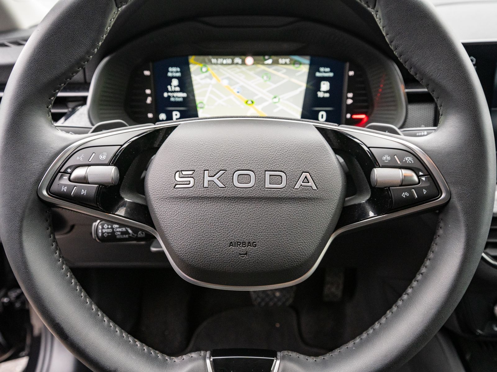 Fahrzeugabbildung SKODA Scala Selection Tour 1.5TSI DSG AHK ACC Navi LED