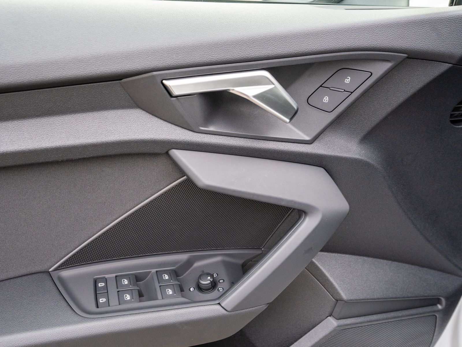 Fahrzeugabbildung Audi A3 Sportback 30TFSI NAVI LED SHZ PDC GRA VC