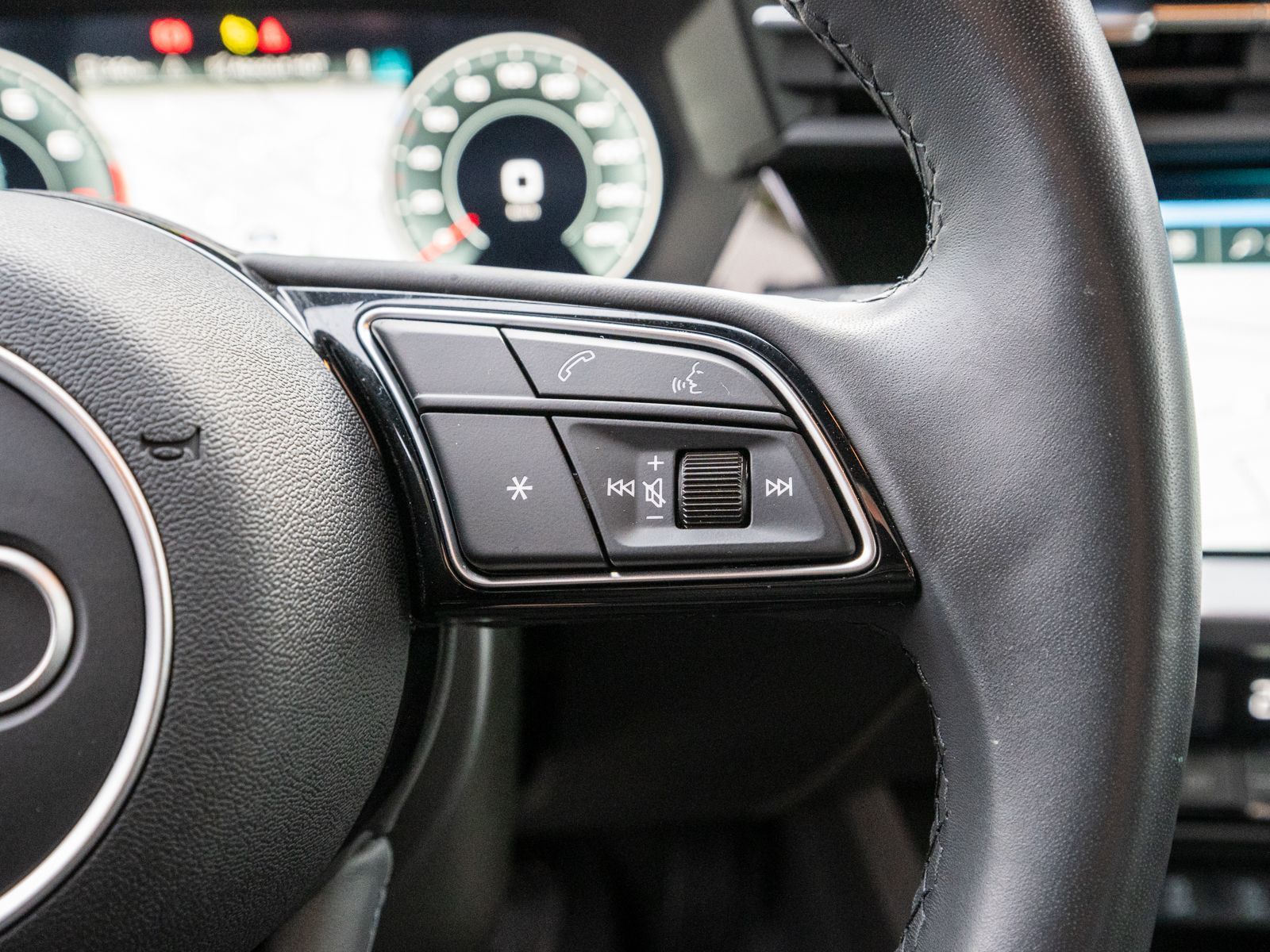 Fahrzeugabbildung Audi A3 Sportback 30TFSI NAVI LED SHZ PDC GRA VC