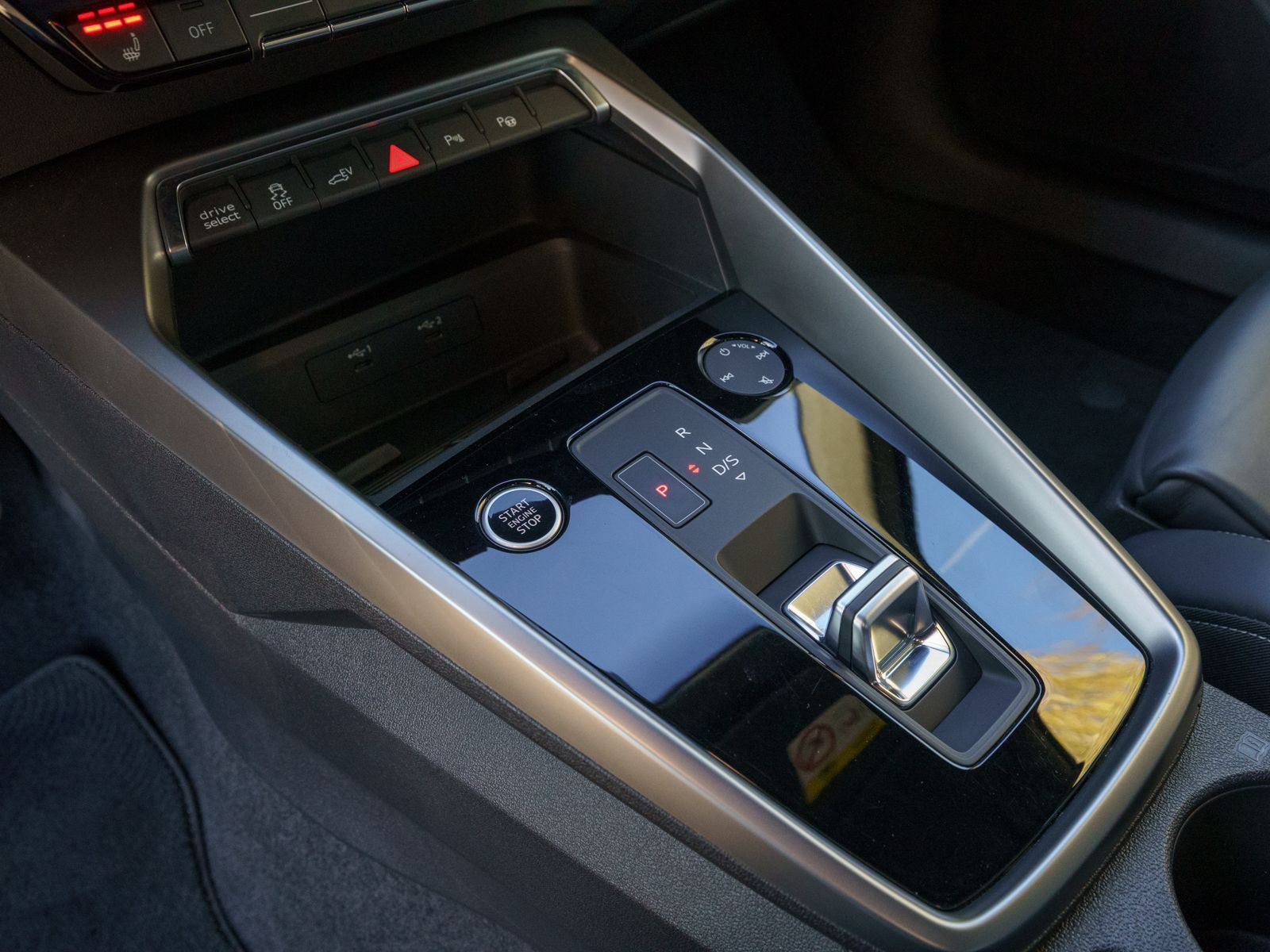 Fahrzeugabbildung Audi A3 Sportback S line 45TFSI e NAVI MATRIX B&O VC