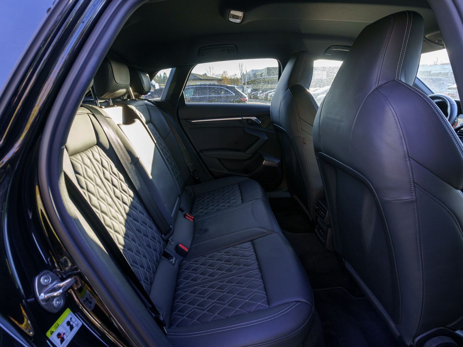 Fahrzeugabbildung Audi A3 Sportback S line 45TFSI e NAVI MATRIX B&O VC