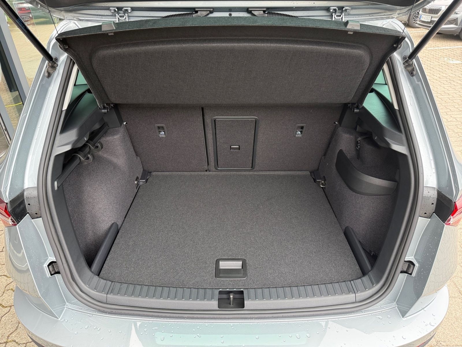 Fahrzeugabbildung SKODA Karoq Balance 1,5 TSI 150PS DSG ACC PDC SHZ AHK