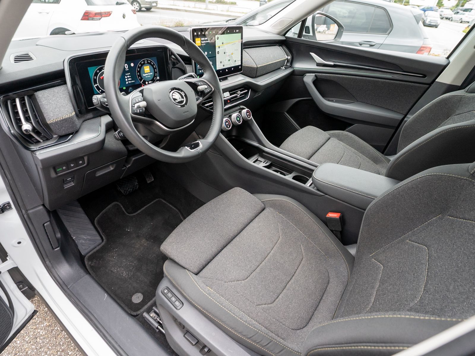 Fahrzeugabbildung SKODA Kodiaq Selection 4x4 2.0TDI DSG LED Navi RFK AHK