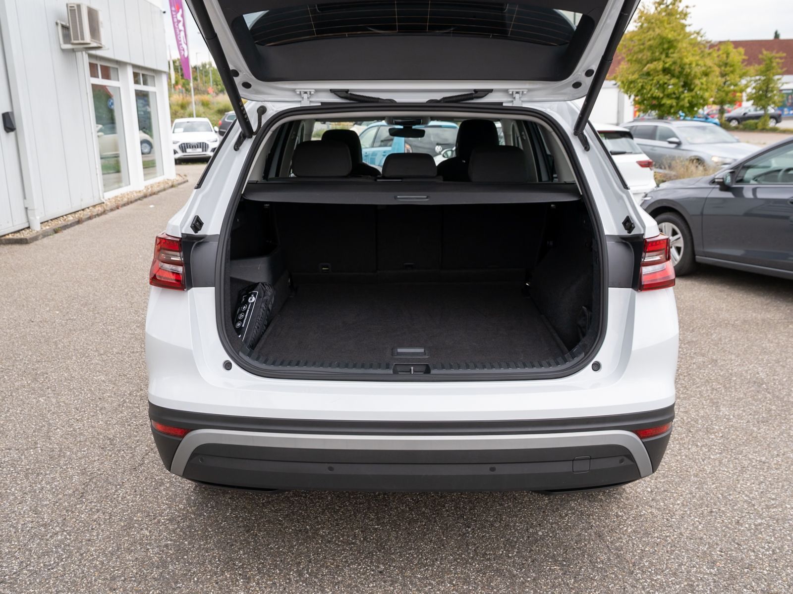 Fahrzeugabbildung SKODA Kodiaq Selection 4x4 2.0TDI DSG LED Navi RFK AHK