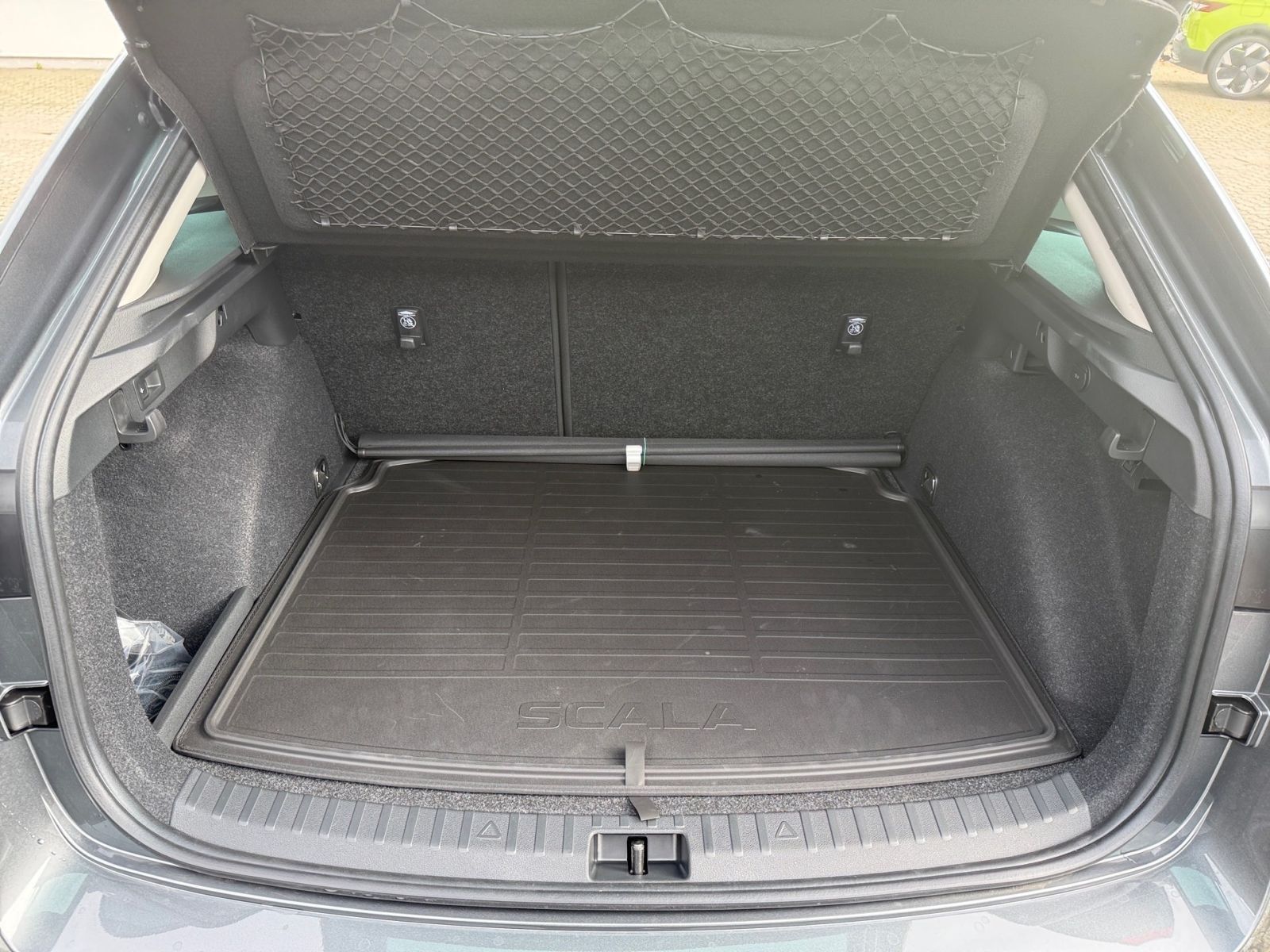 Fahrzeugabbildung SKODA Scala Tour 1,5 TSI 150PS DSG ACC LED RFK SHZ AHK