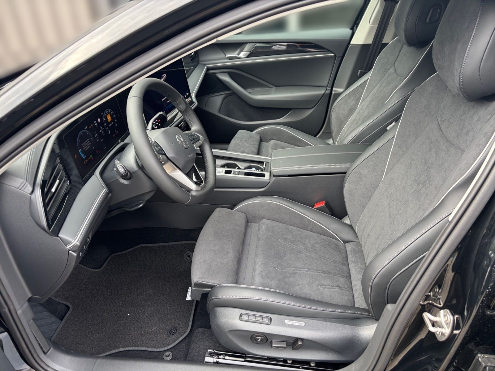 Fahrzeugabbildung Volkswagen Passat Business 2.0 TDI SCR DSG AHK WKR