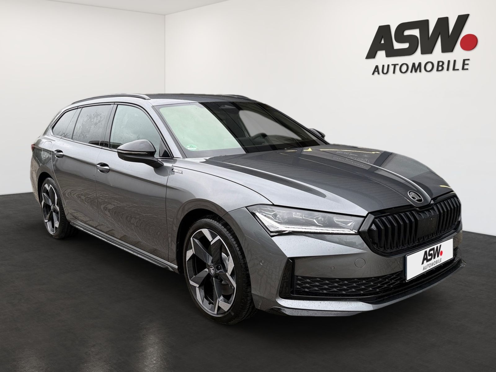 Fahrzeugabbildung SKODA Superb Combi Sportline 2,0 TDI 193PS DSG 4x4 AHK