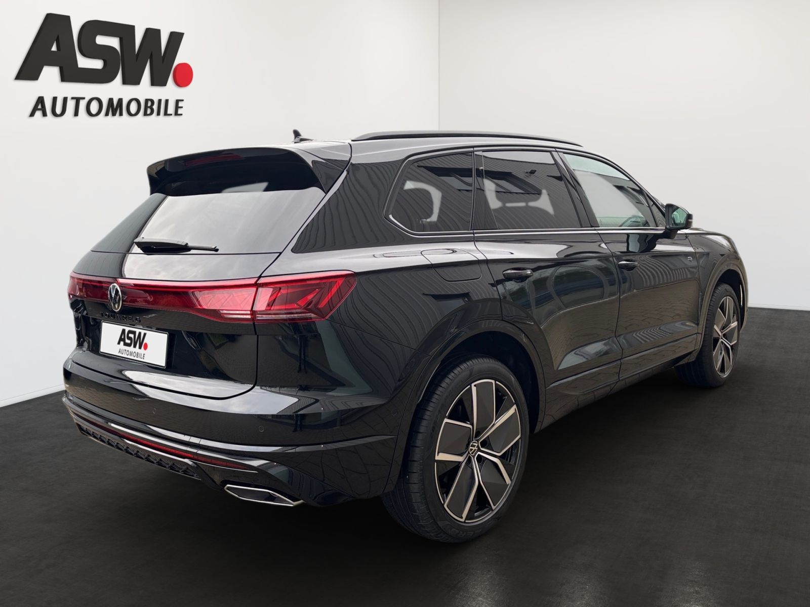 Fahrzeugabbildung Volkswagen Touareg R-Line 3.0 l V6 TDI 4M AHK Luftfahrwerk