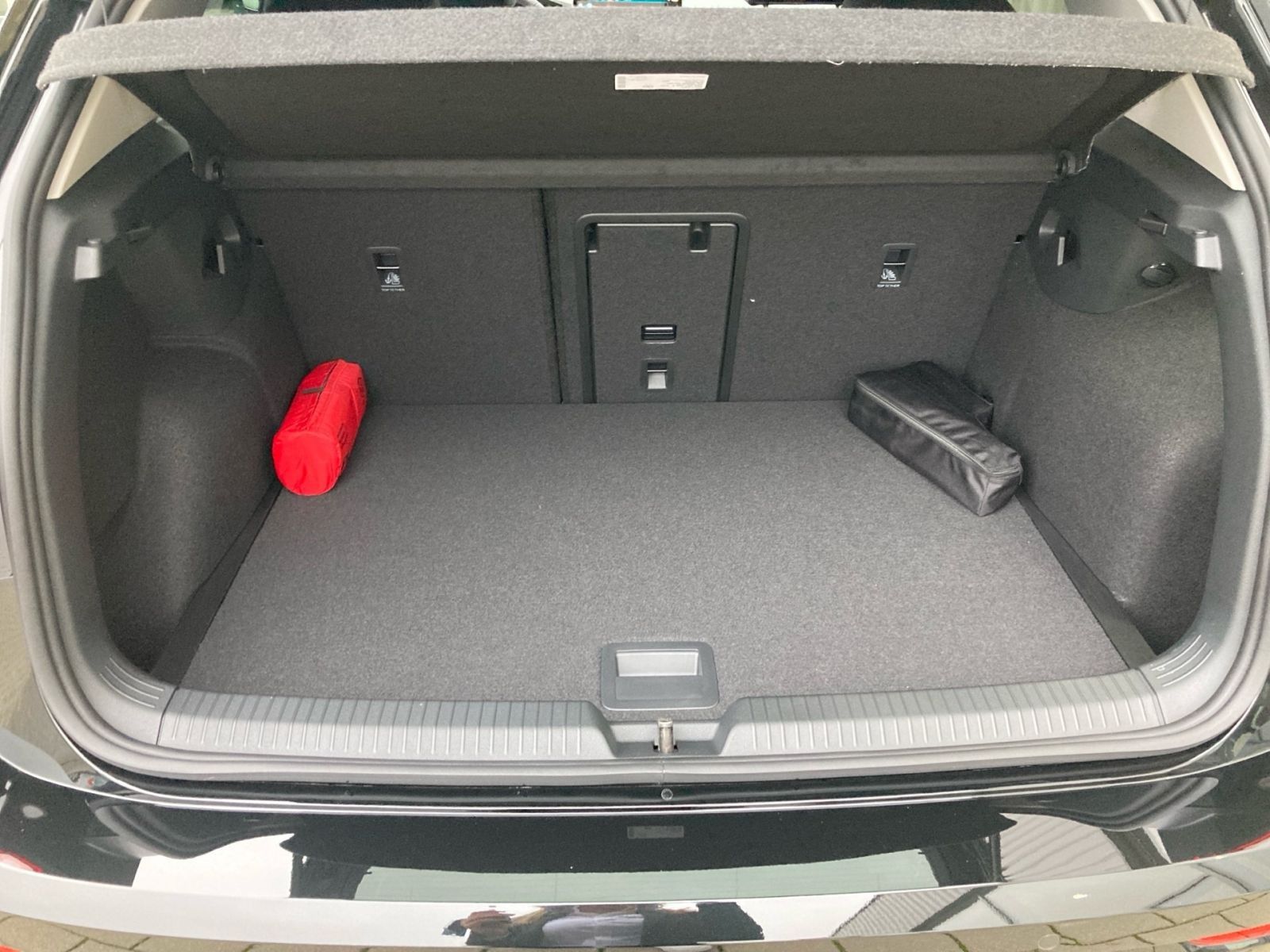 Fahrzeugabbildung Volkswagen Golf ENERGY1.5 eTSI OPF DSG LED-Scheinwerfer