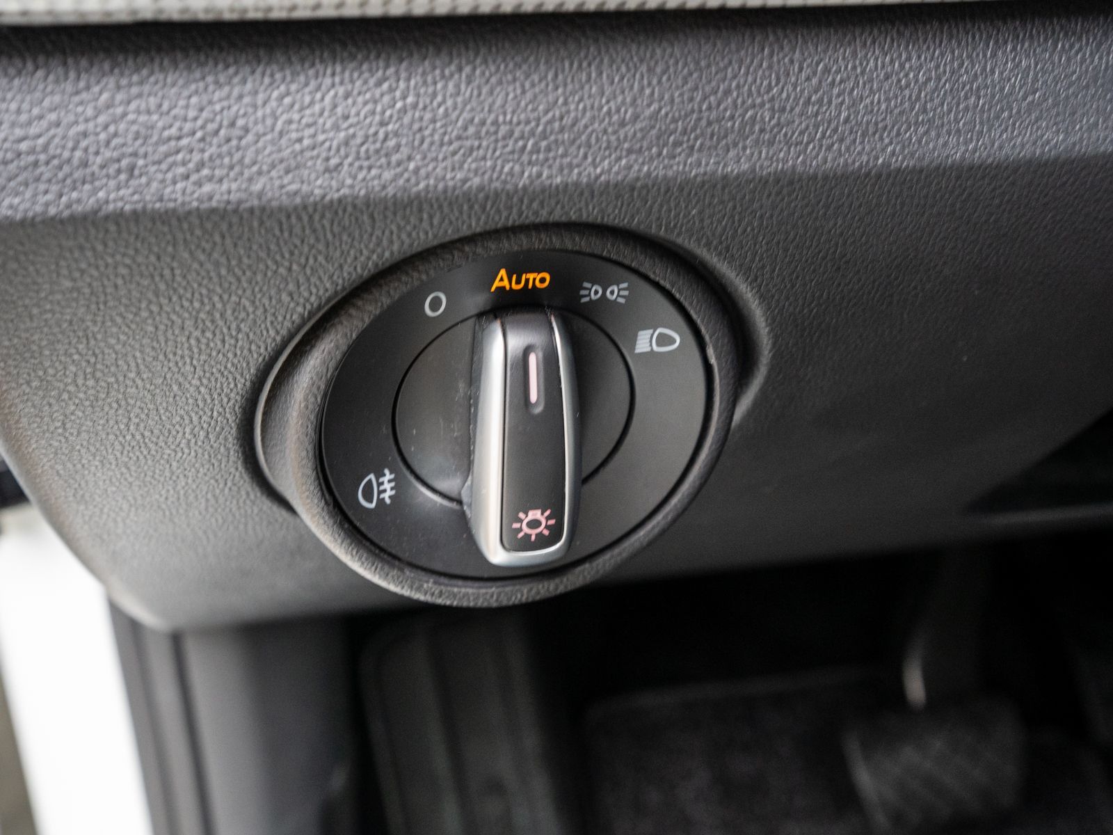 Fahrzeugabbildung Volkswagen e-up! high CCS-Ladedose Climatronic Sitzheizung