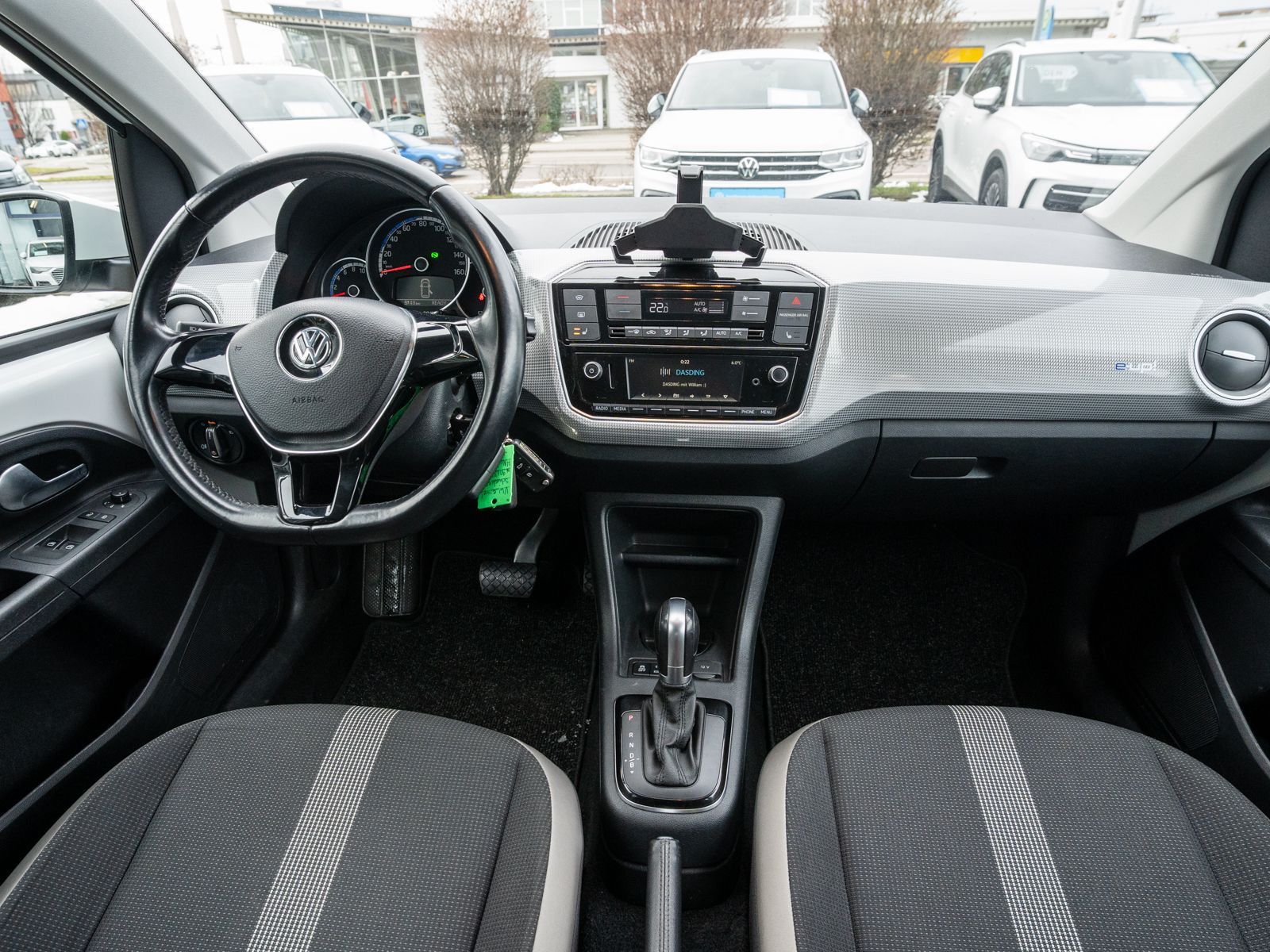 Fahrzeugabbildung Volkswagen e-up! high CCS-Ladedose Climatronic Sitzheizung