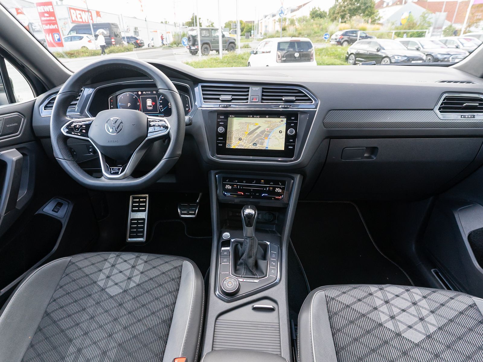 Fahrzeugabbildung Volkswagen Tiguan Allspace R-Line 2.0TDI 4M DSG 360° AHK 7S