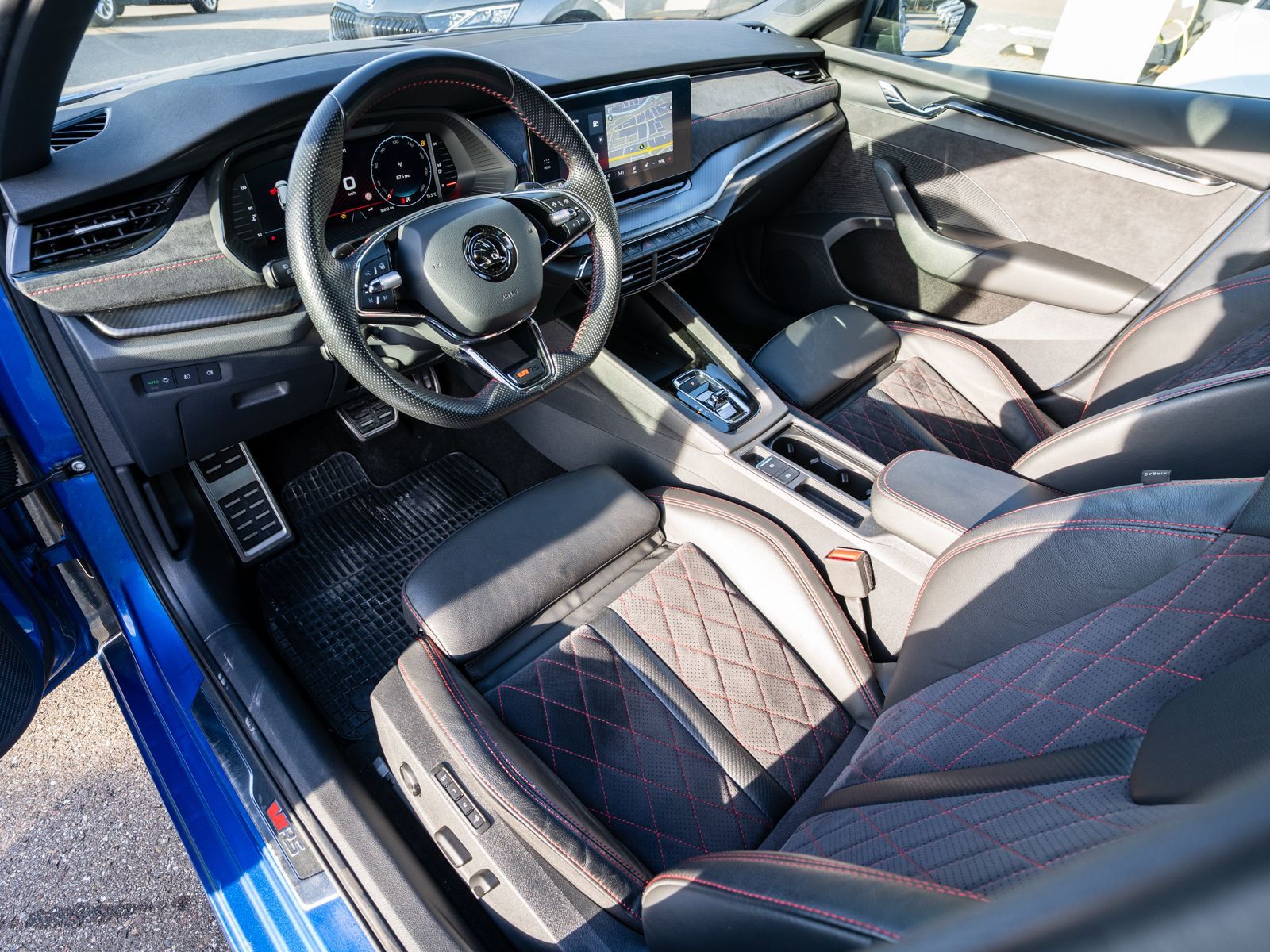 Fahrzeugabbildung SKODA Octavia RS Combi Plus 2,0 TDI DSG LED NAVI HUD