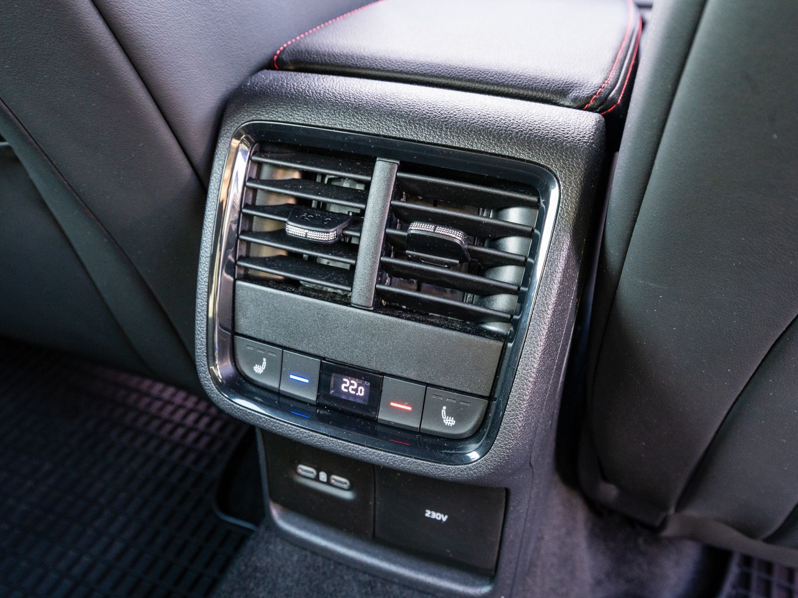 Fahrzeugabbildung SKODA Octavia RS Combi Plus 2,0 TDI DSG LED NAVI HUD