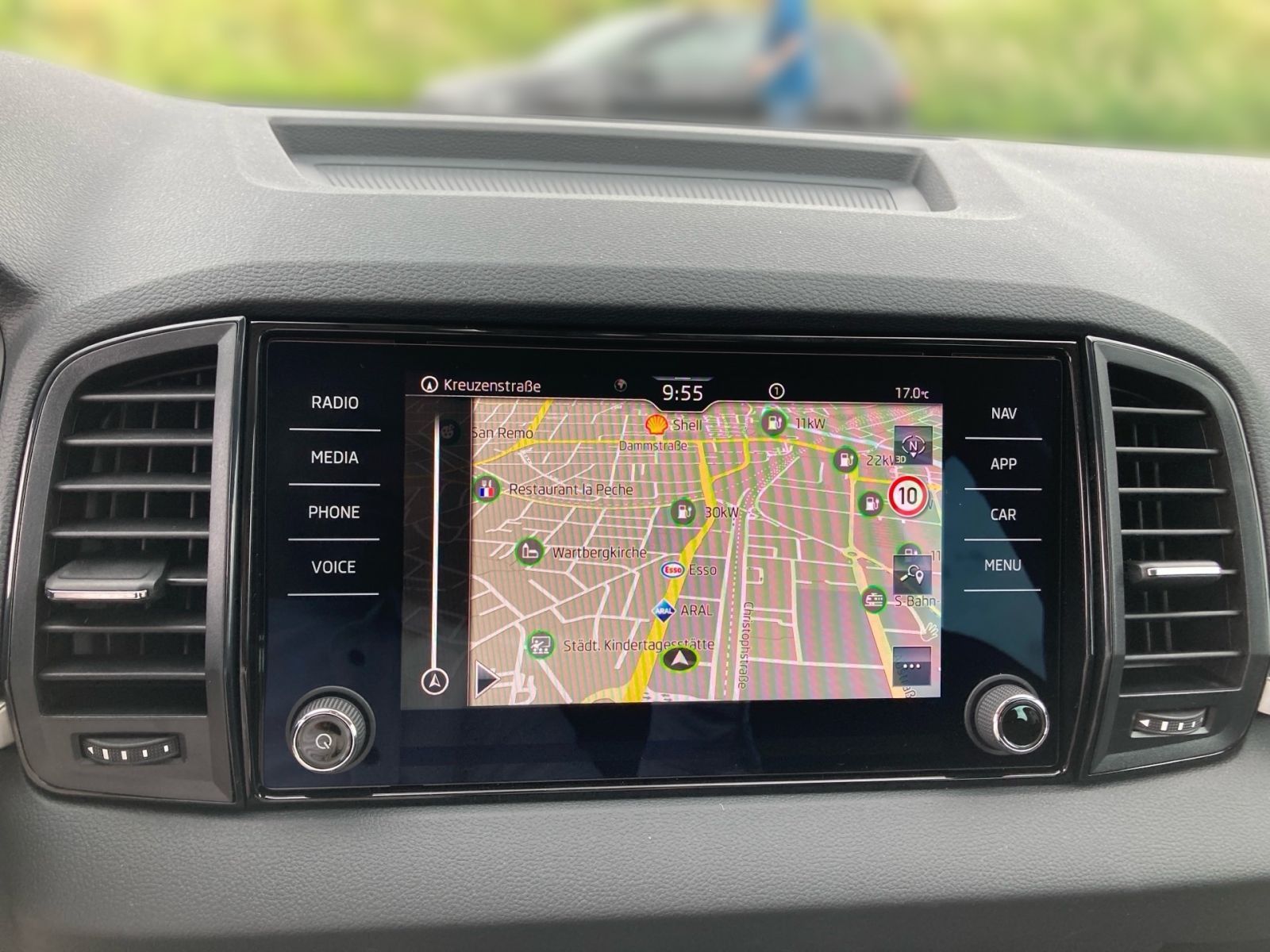 Fahrzeugabbildung SKODA Karoq Balance 1,5 TSI 150PS DSG ACC PDC SHZ AHK
