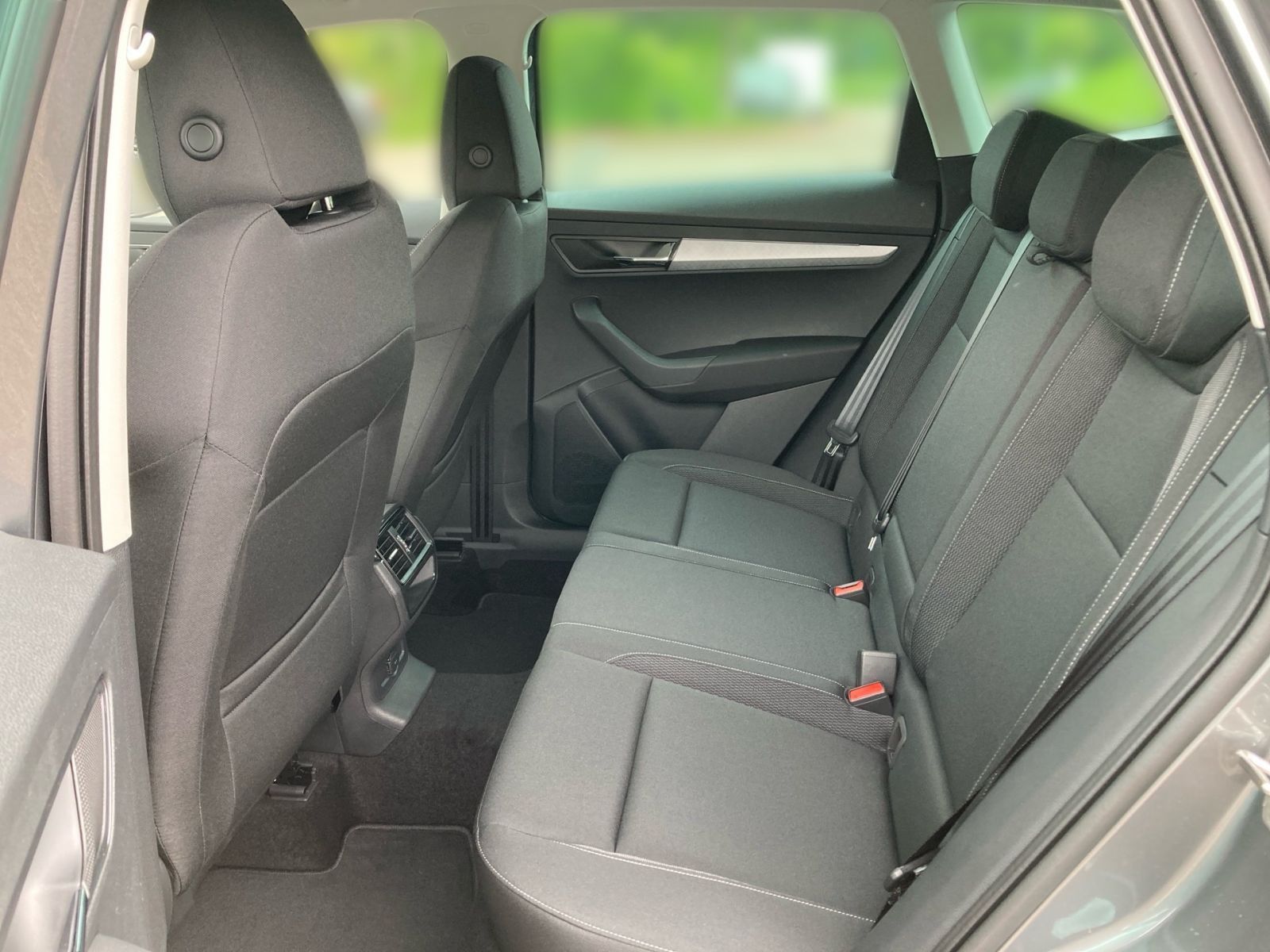 Fahrzeugabbildung SKODA Karoq Balance 1,5 TSI 150PS DSG ACC PDC SHZ AHK