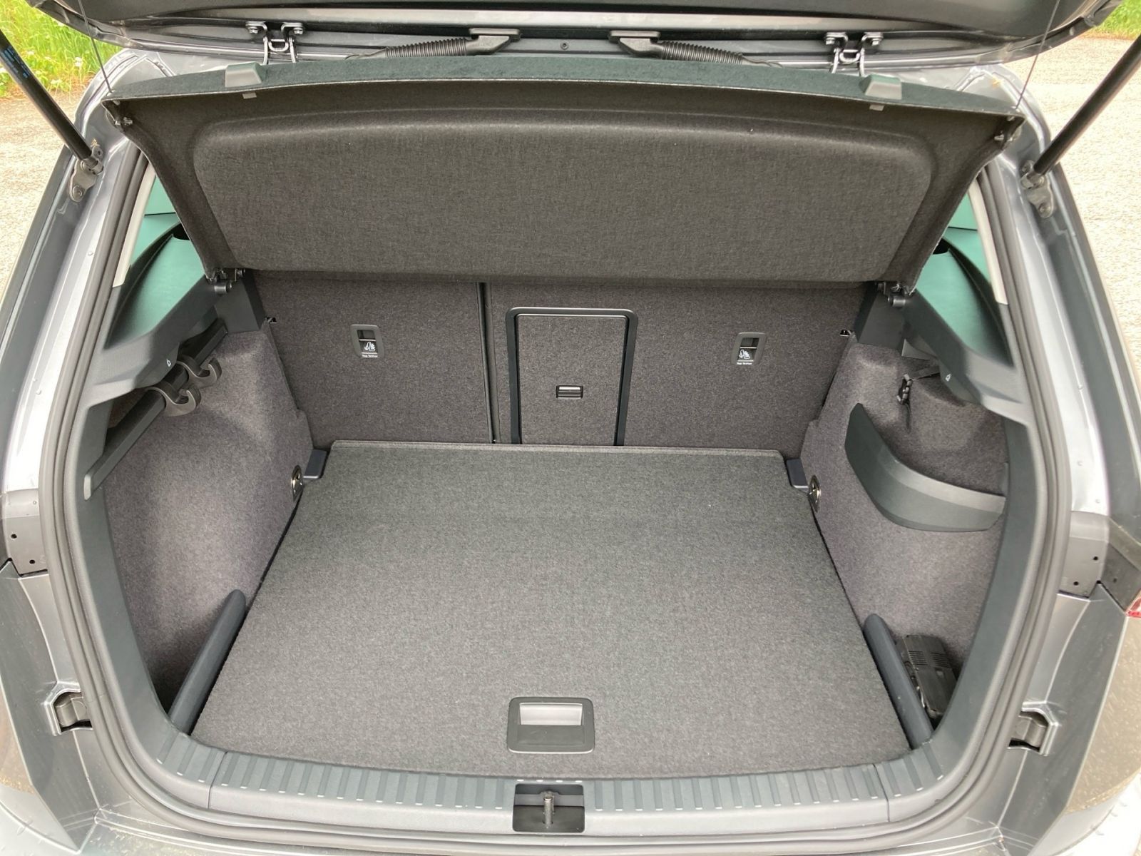 Fahrzeugabbildung SKODA Karoq Balance 1,5 TSI 150PS DSG ACC PDC SHZ AHK